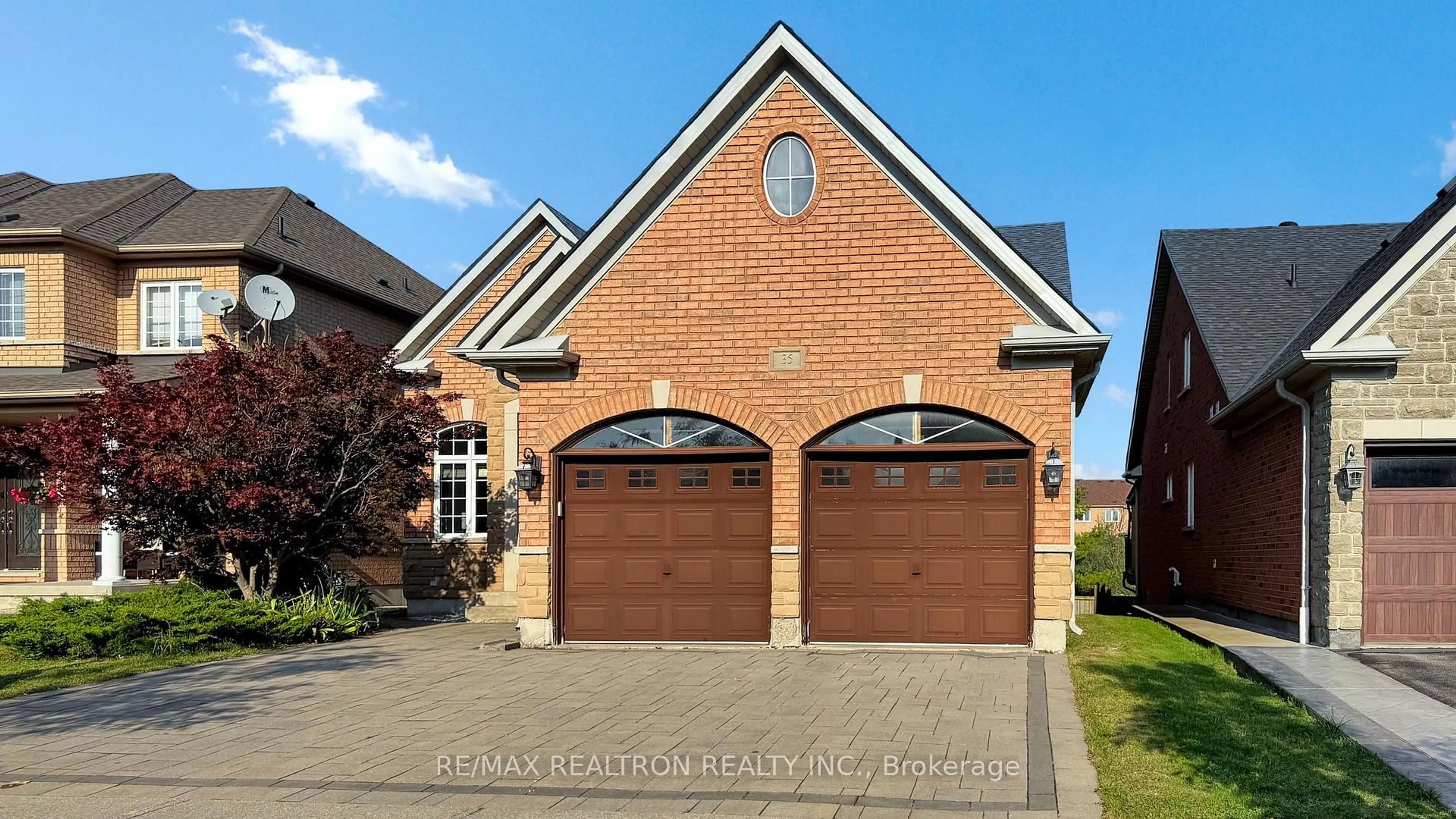 Home with brick exterior material, street for 35 Grange Dr, Richmond Hill Ontario L4E 4T1