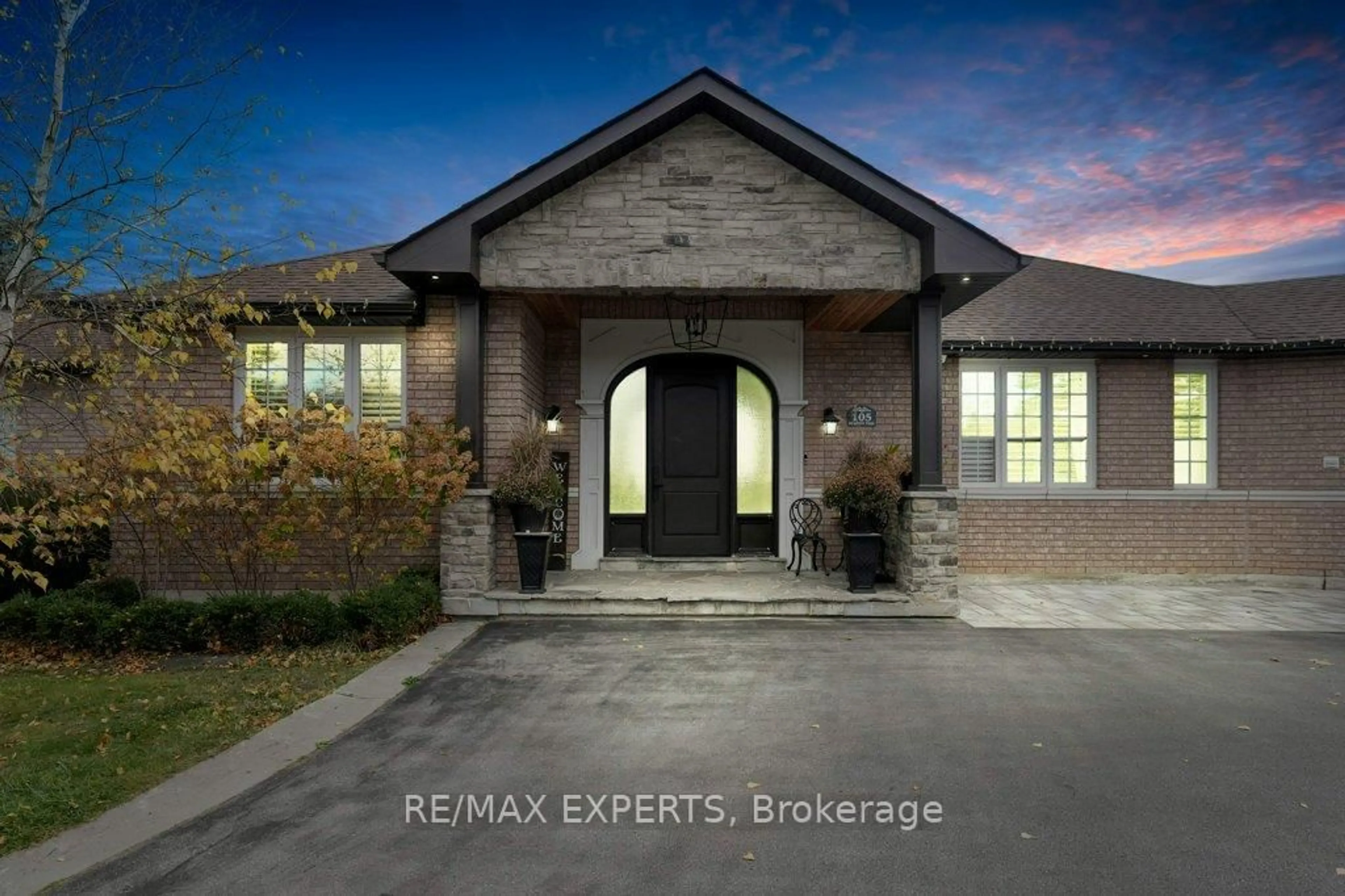 Home with brick exterior material, street for 105 Kilkenny Tr, Bradford West Gwillimbury Ontario L3Z 3C5