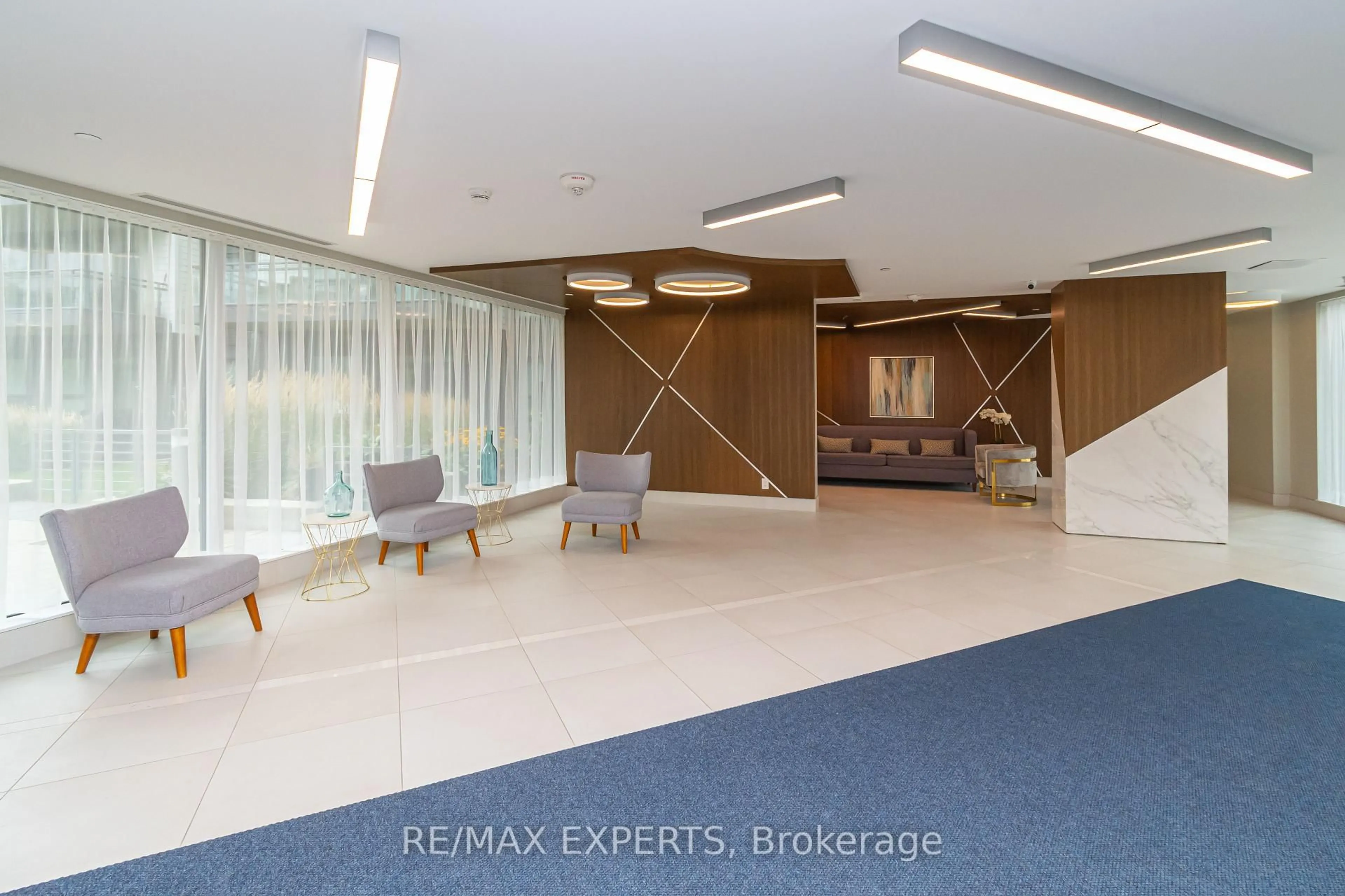 Indoor foyer for 301 Sea Ray Ave #C315, Innisfil Ontario L9S 0L8