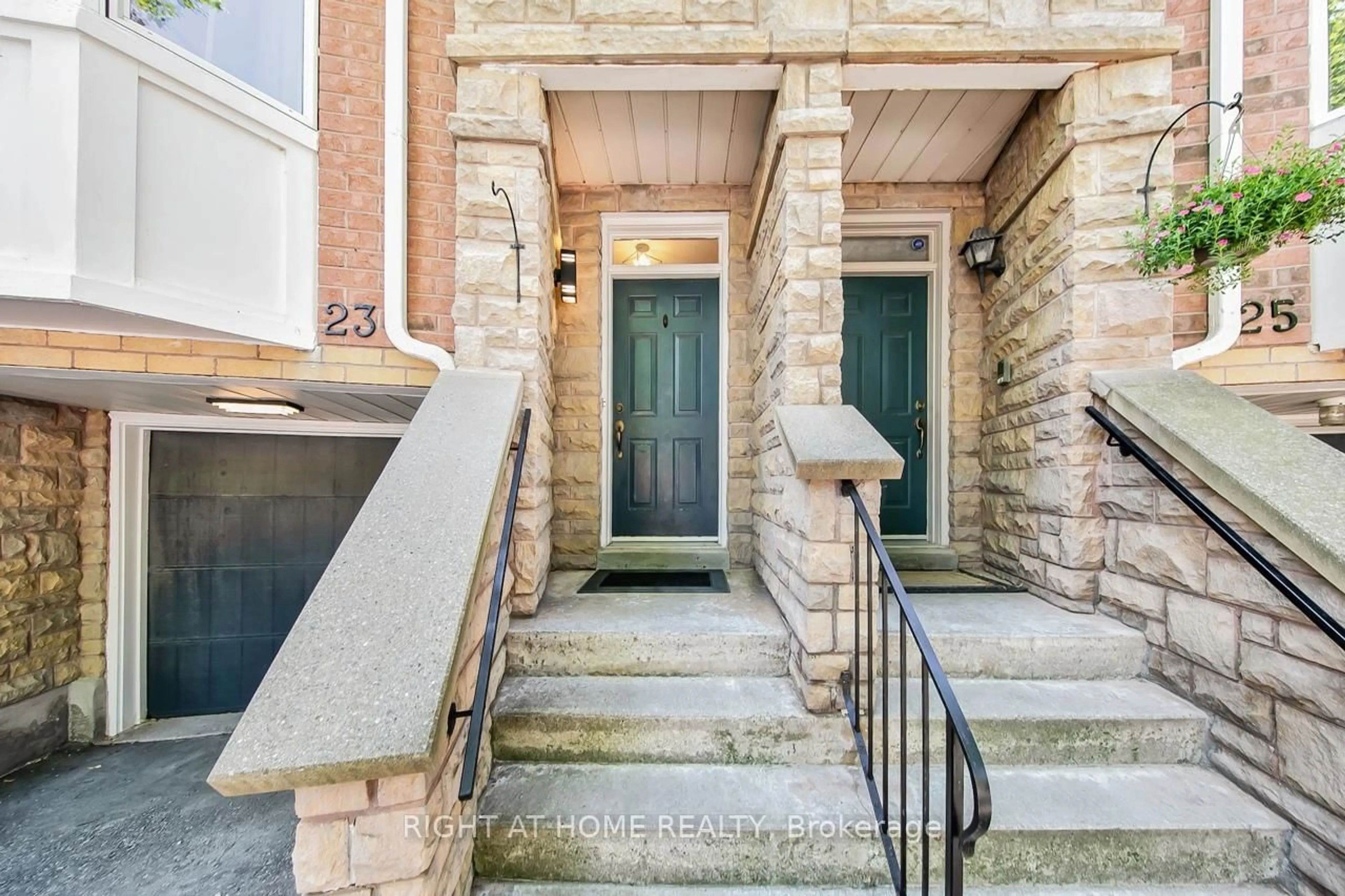 Indoor entryway for 23 Michael Way, Markham Ontario L3R 5G4