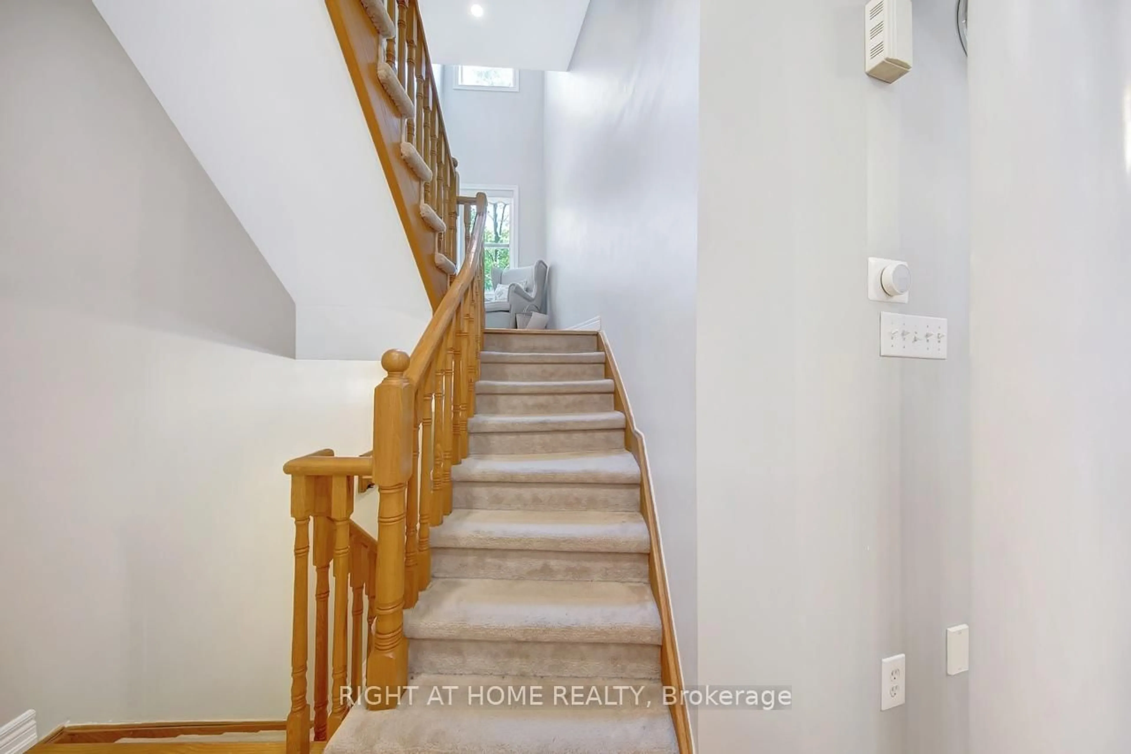 Stairs for 23 Michael Way, Markham Ontario L3R 5G4
