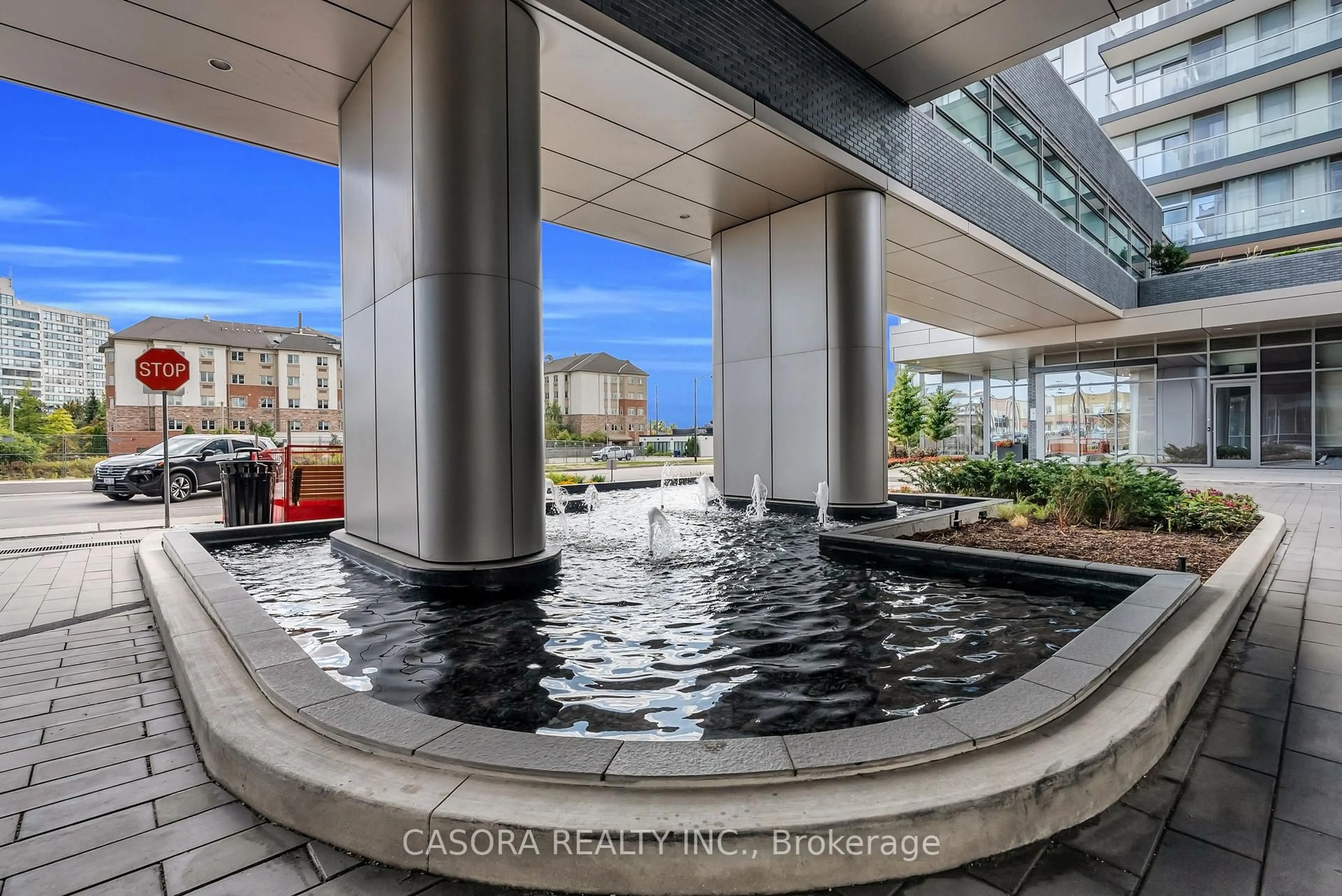 Indoor foyer for 20 Gatineau Dr, Vaughan Ontario L4J 0L3