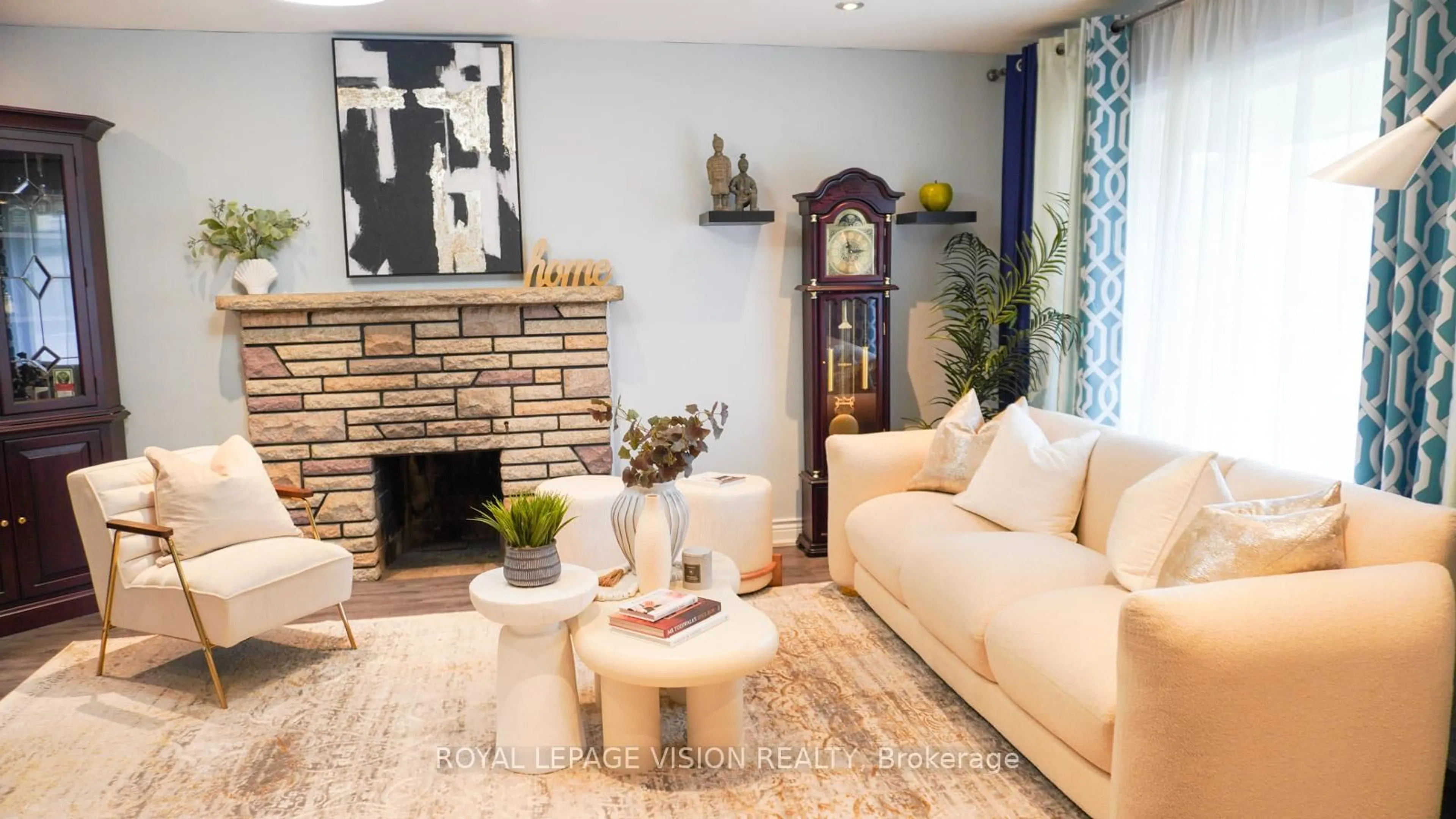 Living room with furniture, unknown for 117 William St, Whitchurch-Stouffville Ontario L4A 1B3