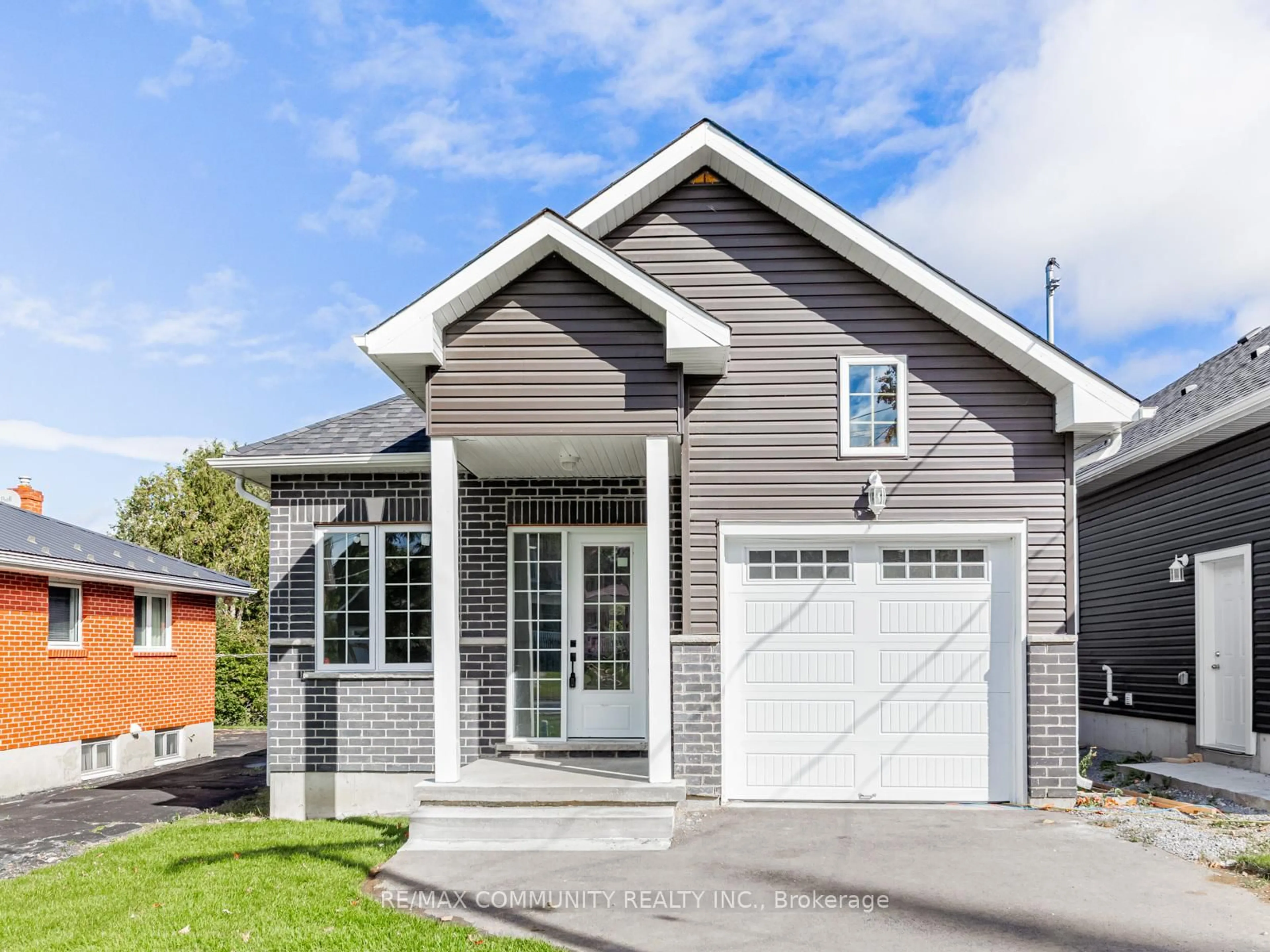 Home with vinyl exterior material, street for 506 Simcoe St, Brock Ontario L0K 1A0