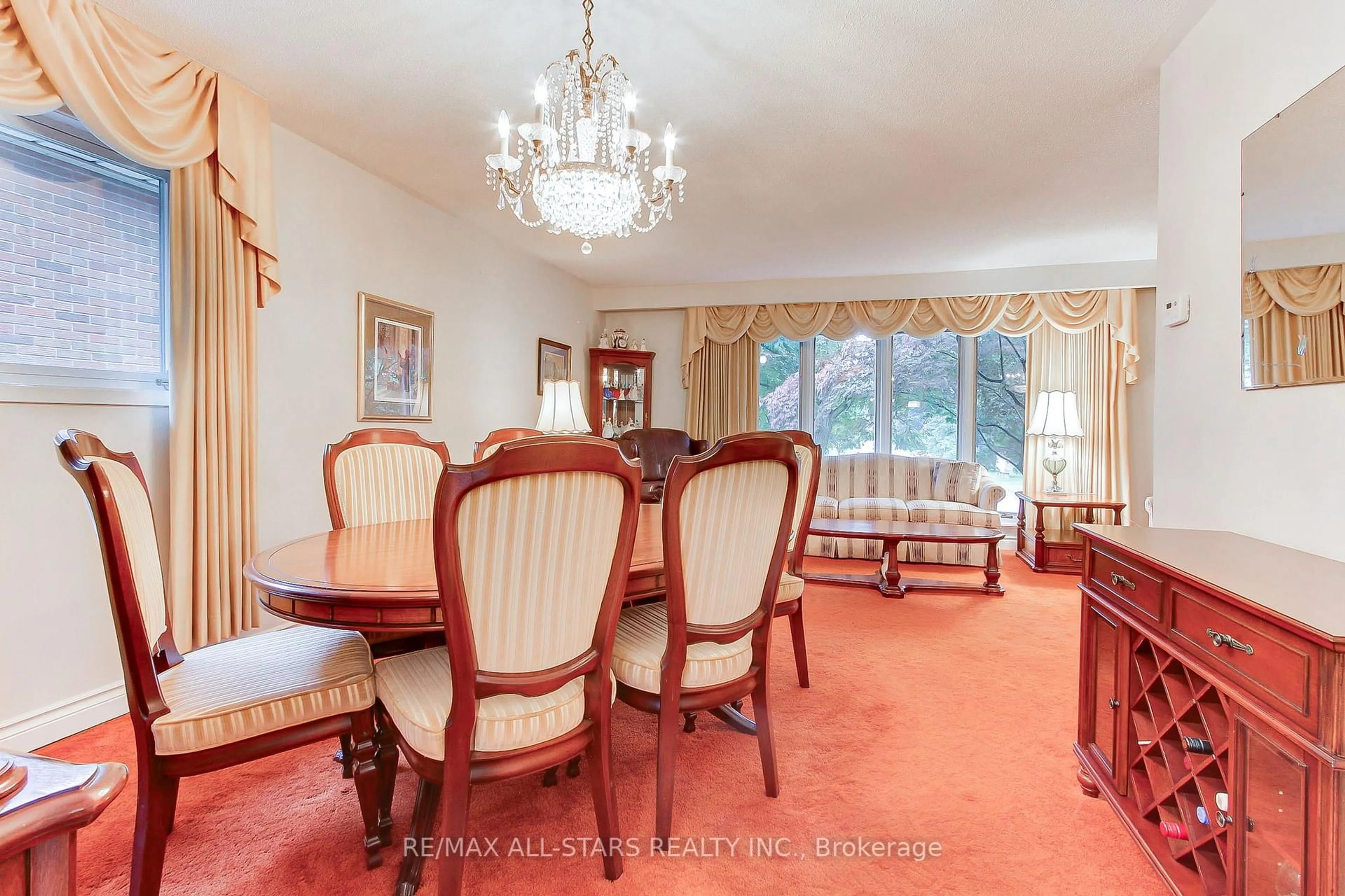 Dining room, unknown for 811 Grace St, Newmarket Ontario L3Y 2L6
