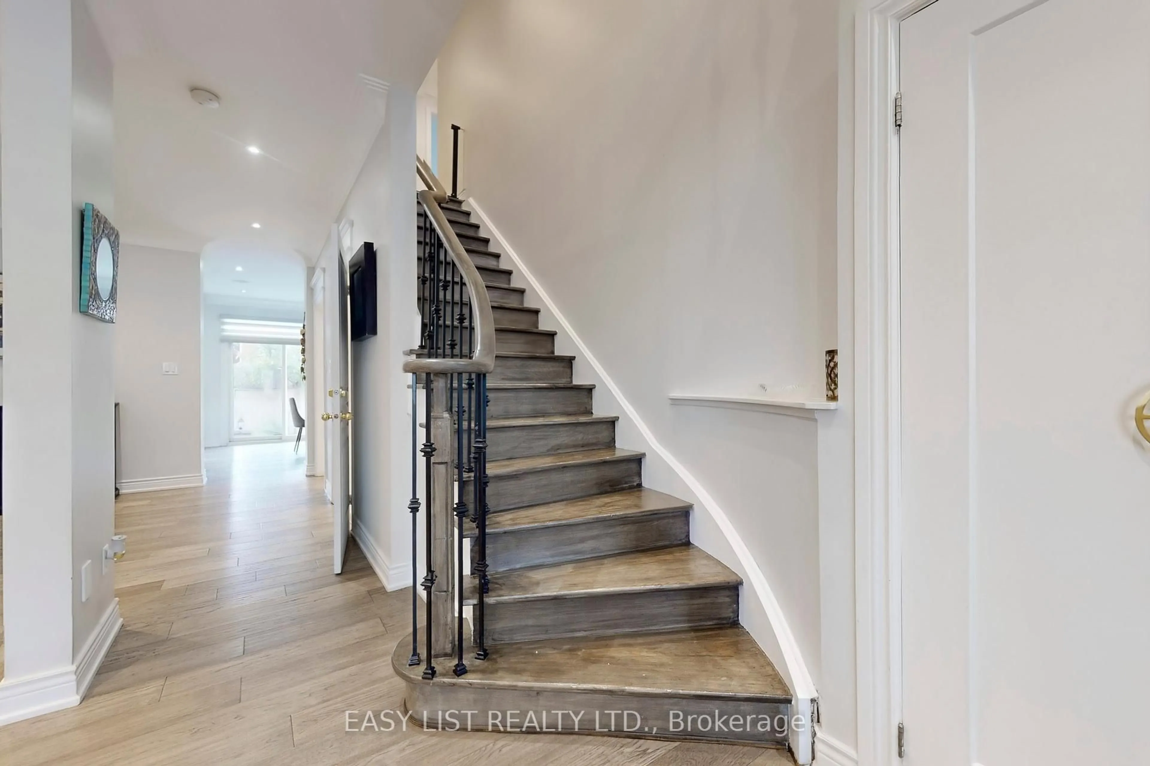 Unknown for 6 Kingshill Rd, Richmond Hill Ontario L4E 4B1