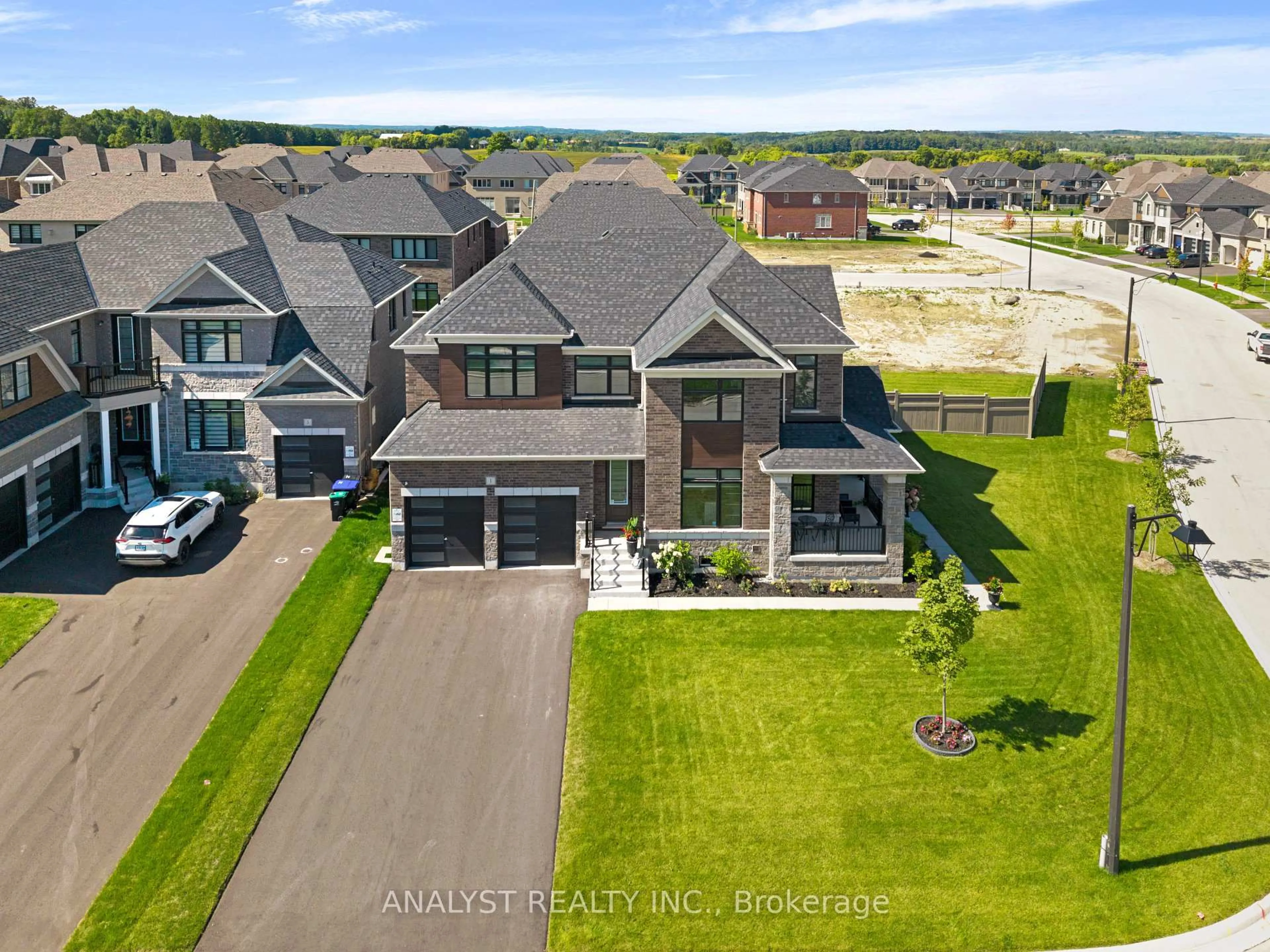 A pic from outside/outdoor area/front of a property/back of a property/a pic from drone, unknown for 1 Twinleaf Cres, Adjala-Tosorontio Ontario L0G 1W0