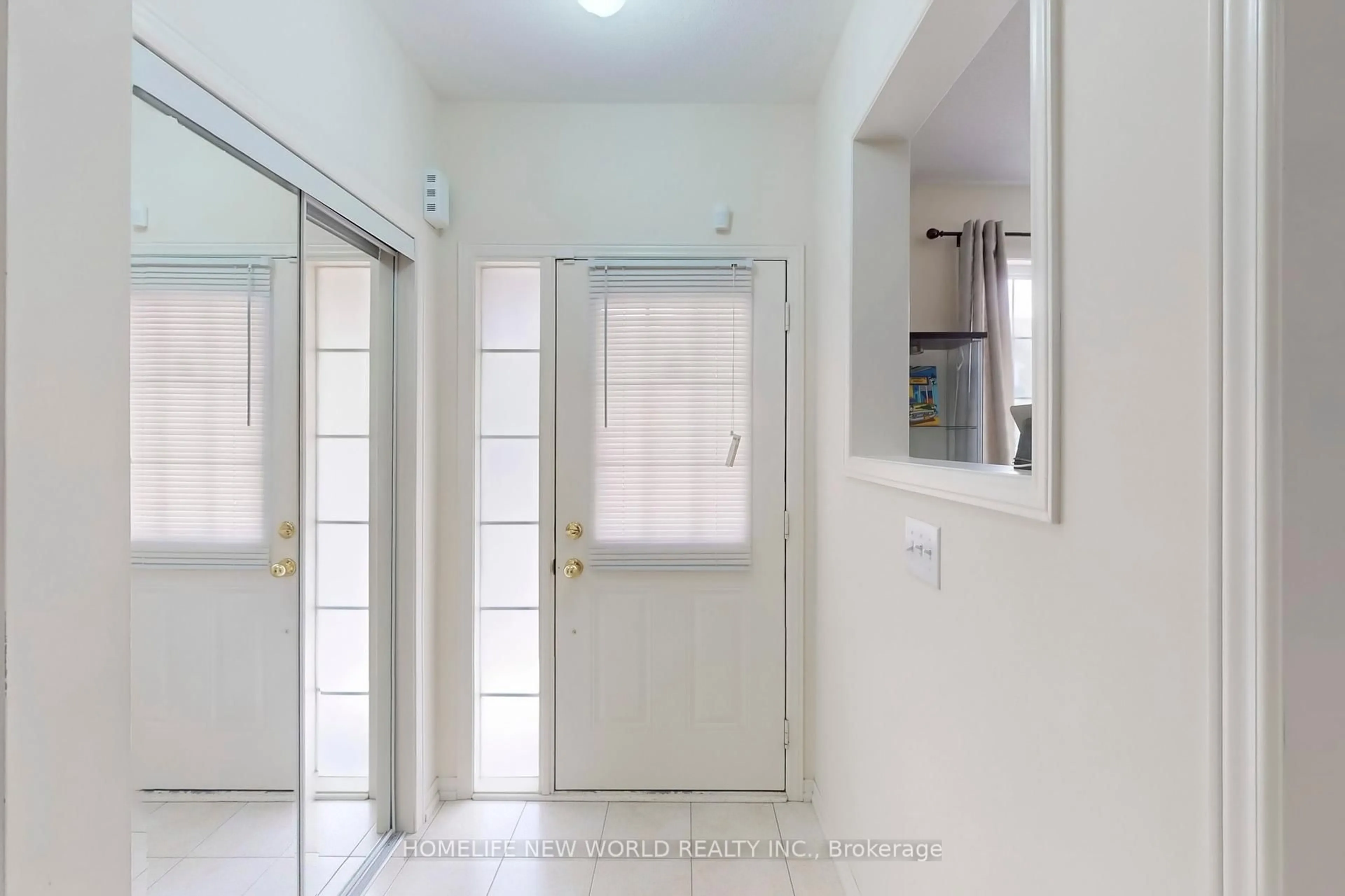 Indoor foyer for 1124 BUR OAK Ave, Markham Ontario L6E 0K9