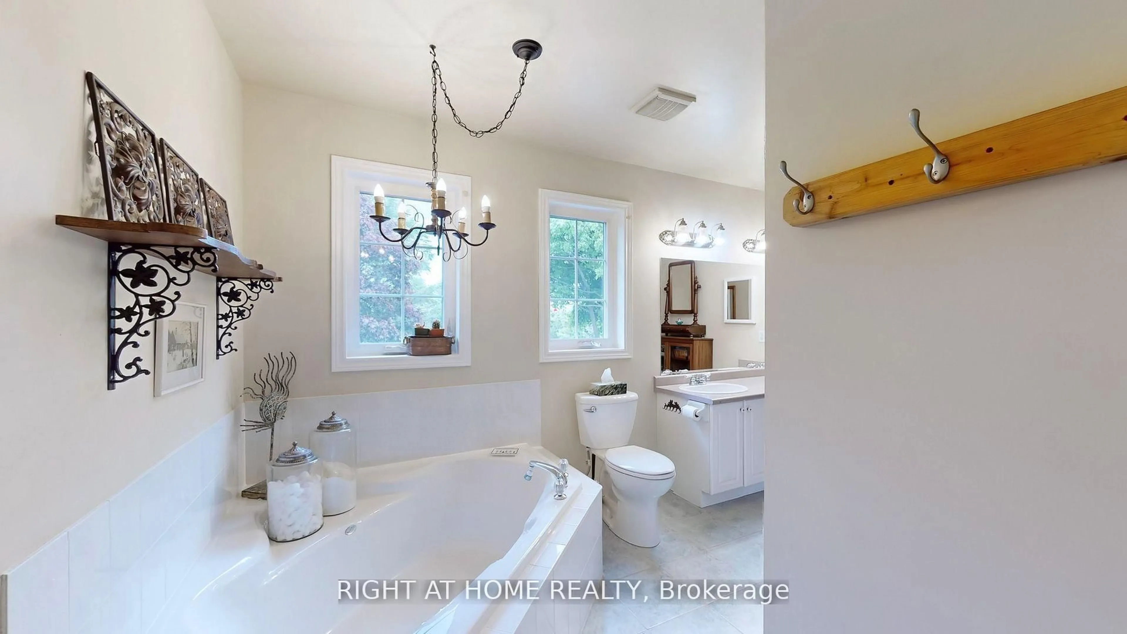 Contemporary bathroom, ceramic/tile floor for 8956 Concession 4 Rd, Uxbridge Ontario L0C 1E0