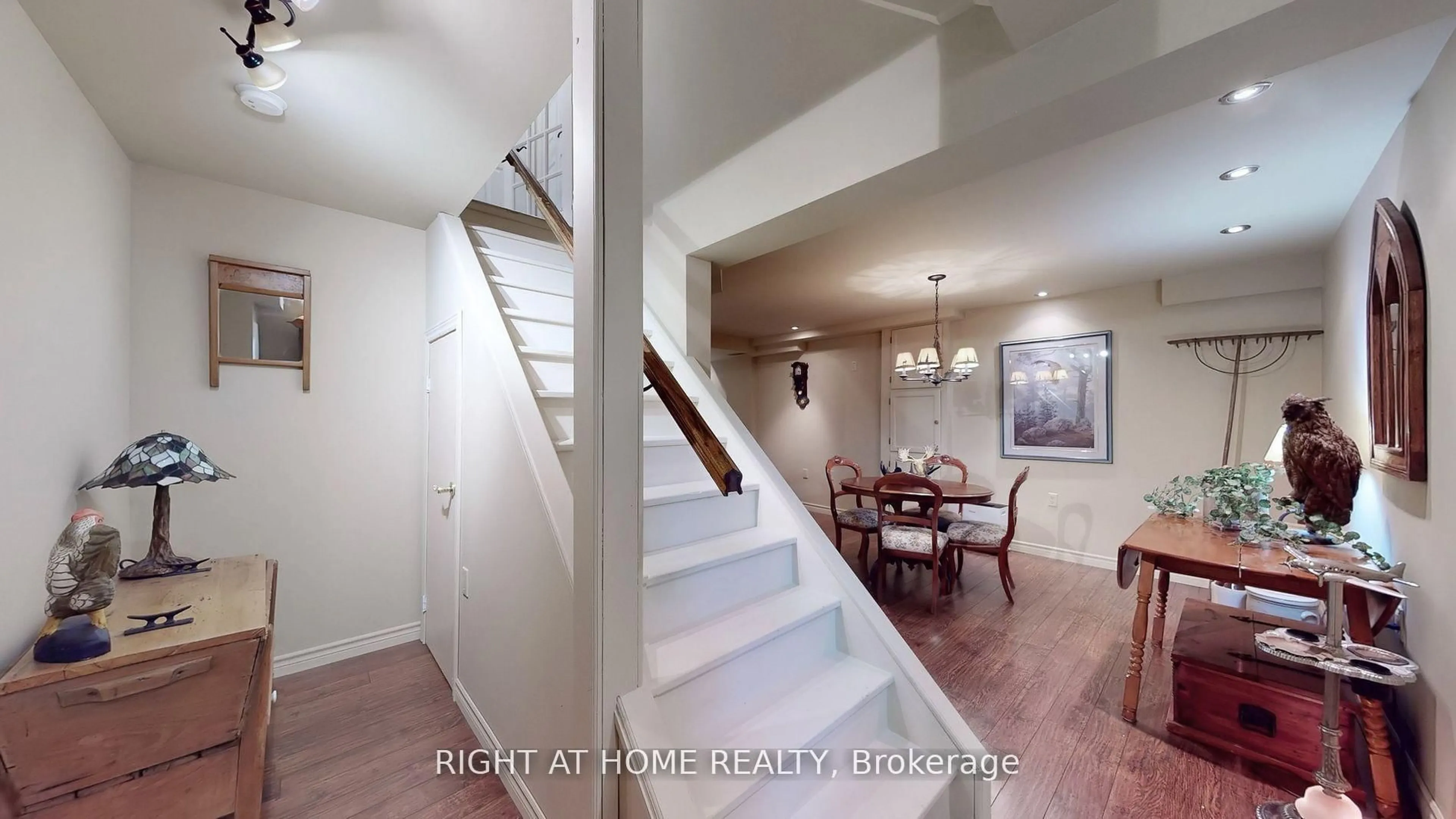 Indoor foyer for 8956 Concession 4 Rd, Uxbridge Ontario L0C 1E0