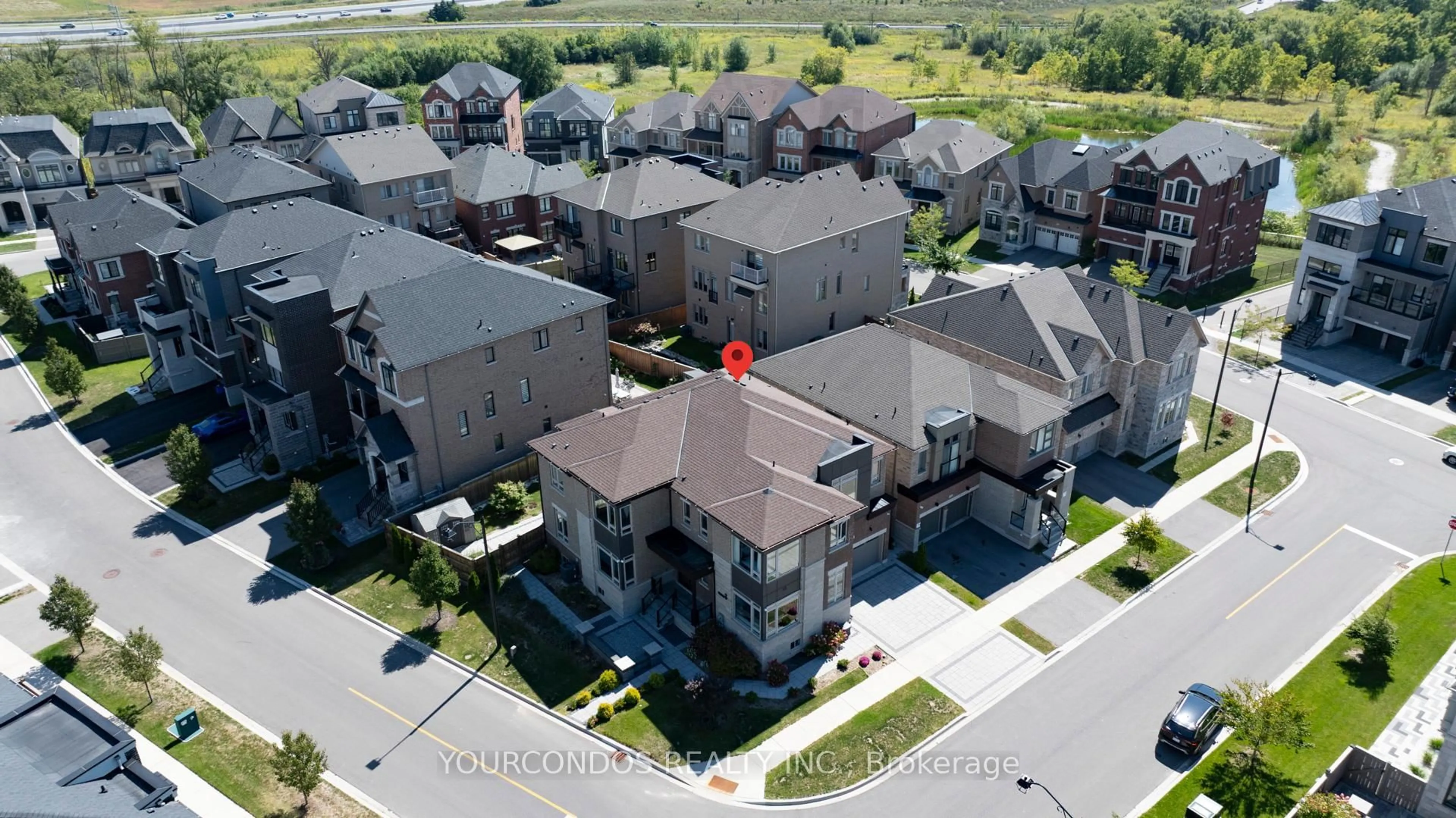 A pic from outside/outdoor area/front of a property/back of a property/a pic from drone, unknown for 9 Seager St, Richmond Hill Ontario L4S 0H1