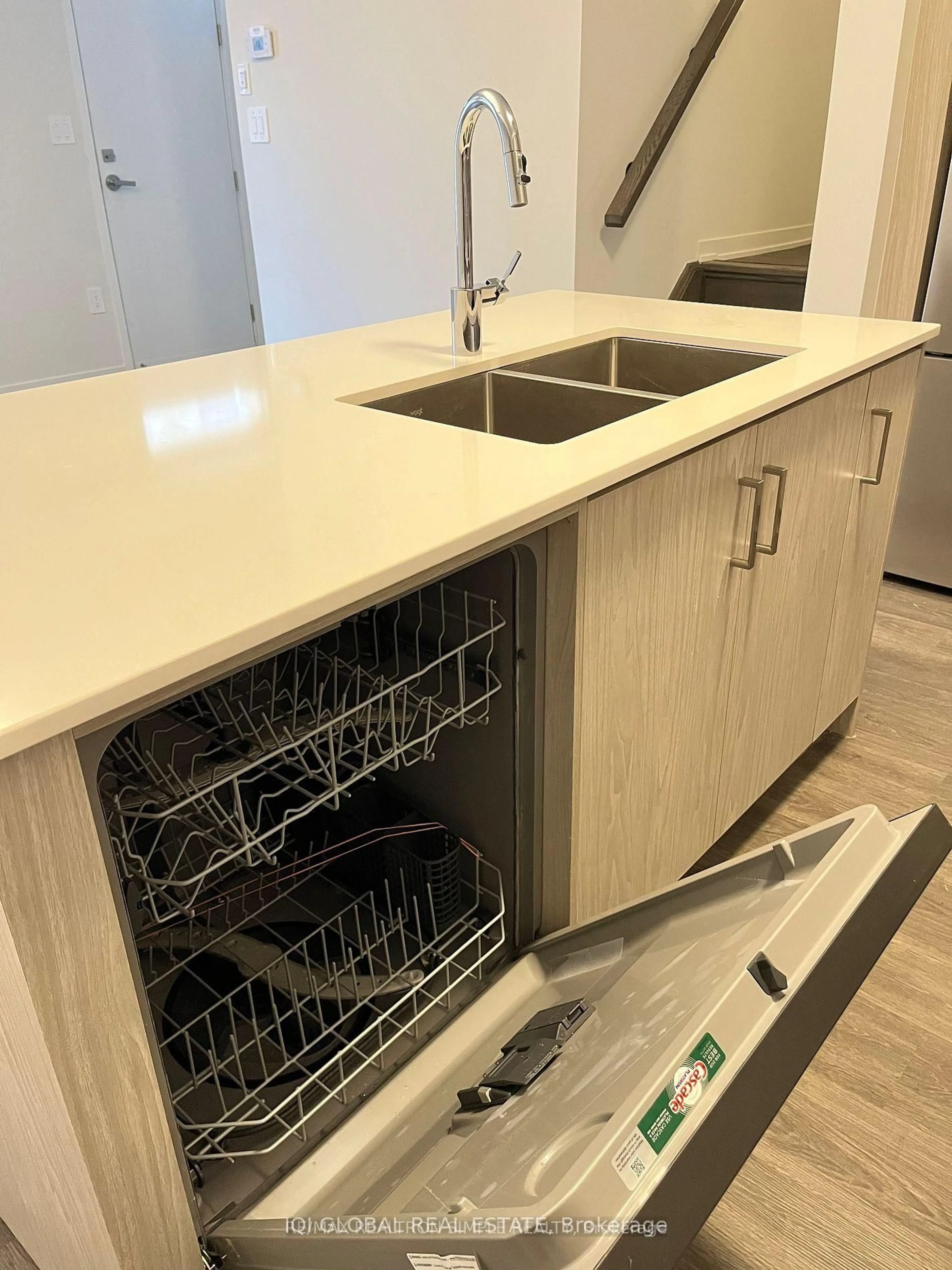 Contemporary kitchen, unknown for 10 Almond Blossom Mews #108, Vaughan Ontario L4K 0N6