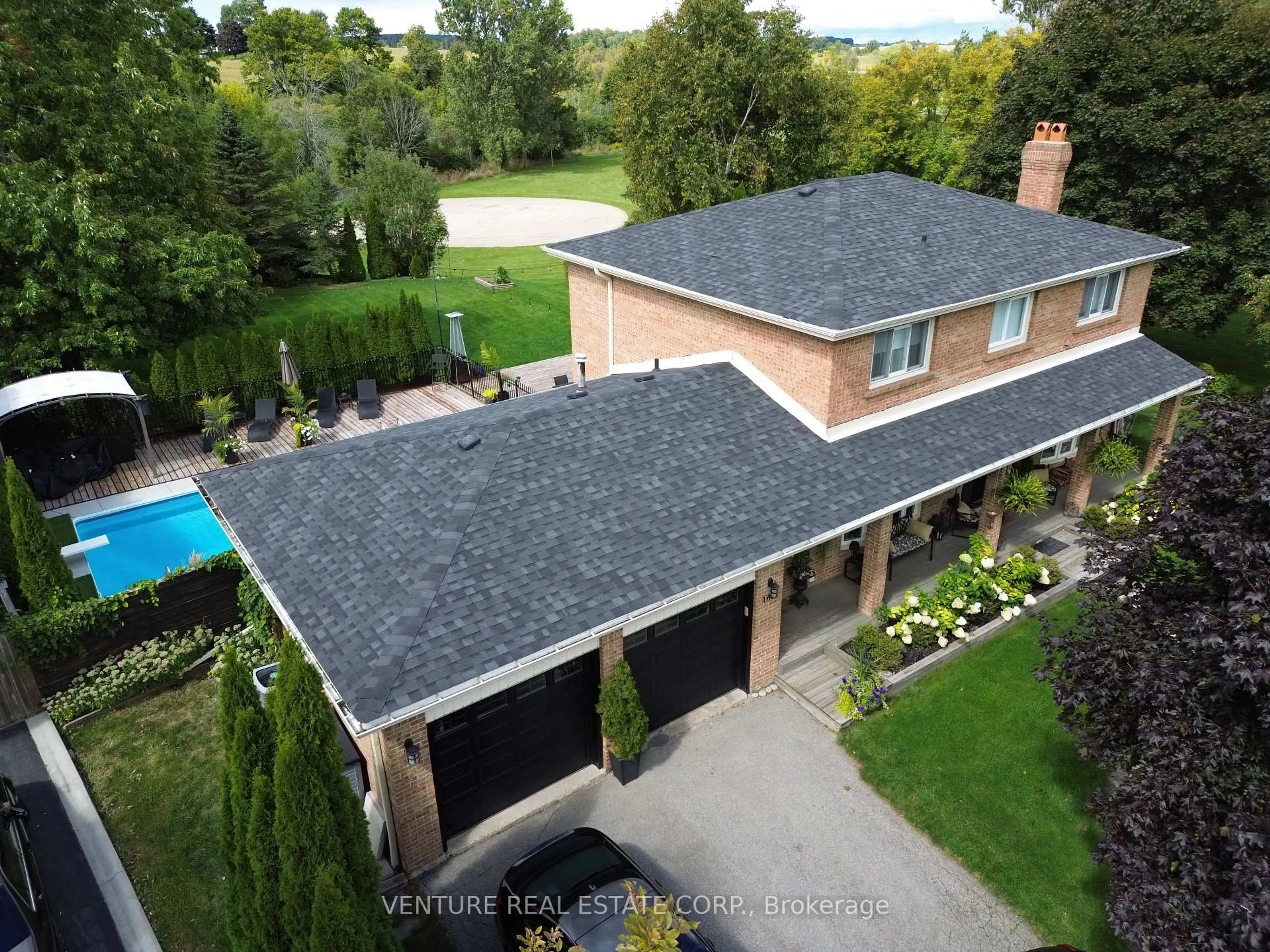 A pic from outside/outdoor area/front of a property/back of a property/a pic from drone, street for 162 Western Ave, King Ontario L0G 1T0