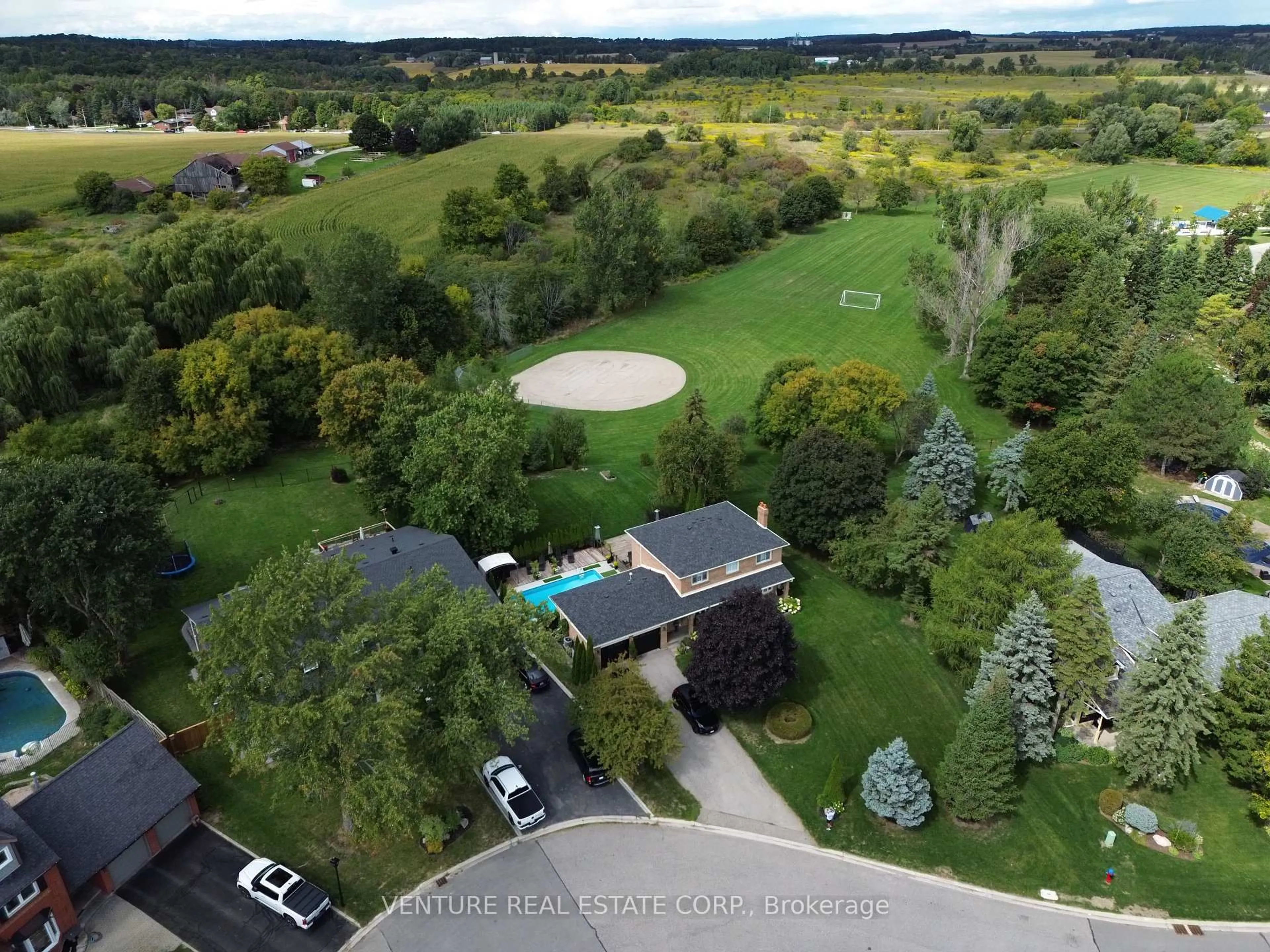 A pic from outside/outdoor area/front of a property/back of a property/a pic from drone, water/lake/river/ocean view for 162 Western Ave, King Ontario L0G 1T0