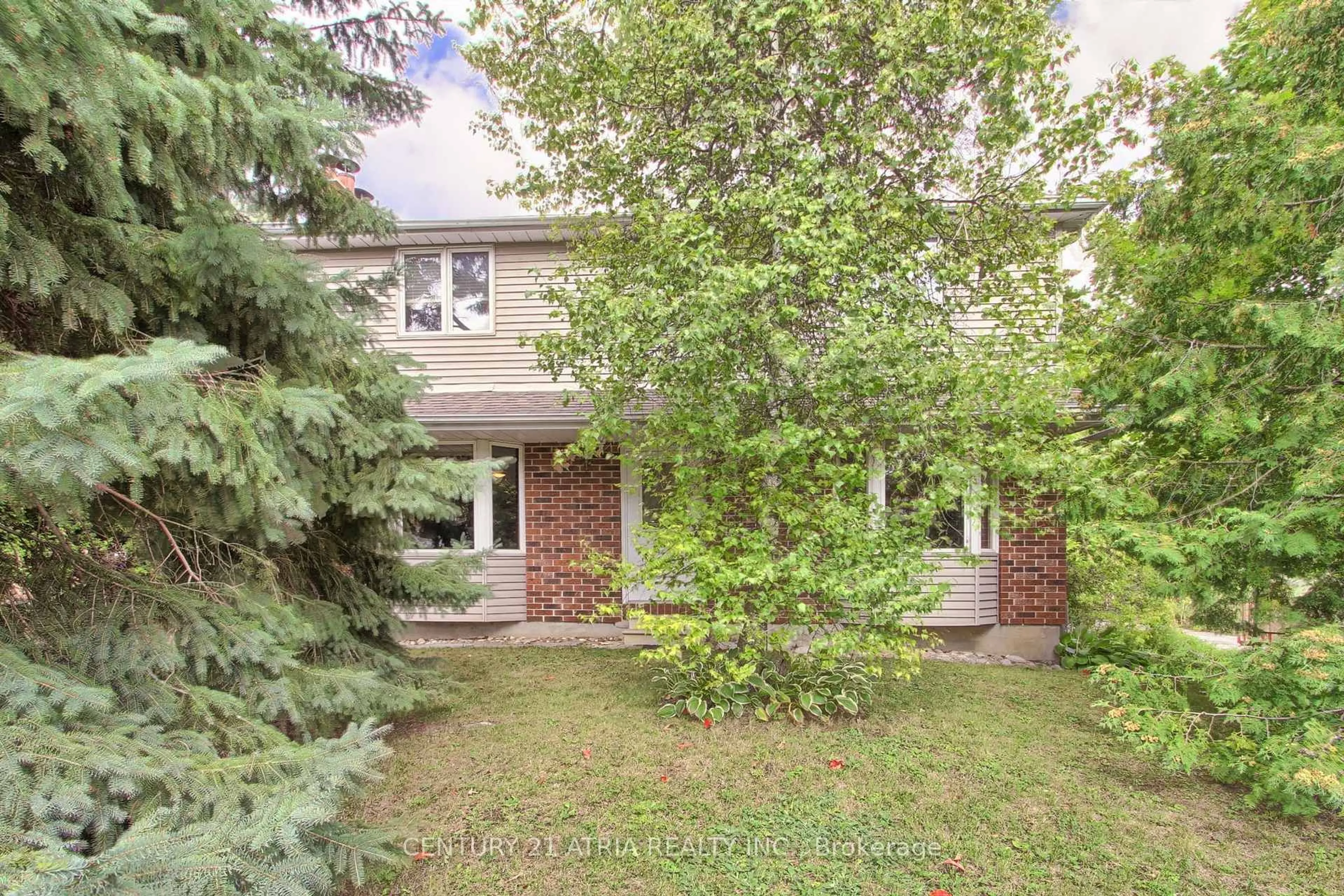A pic from outside/outdoor area/front of a property/back of a property/a pic from drone, street for 6 Penny Pl, Richmond Hill Ontario L4E 2W4