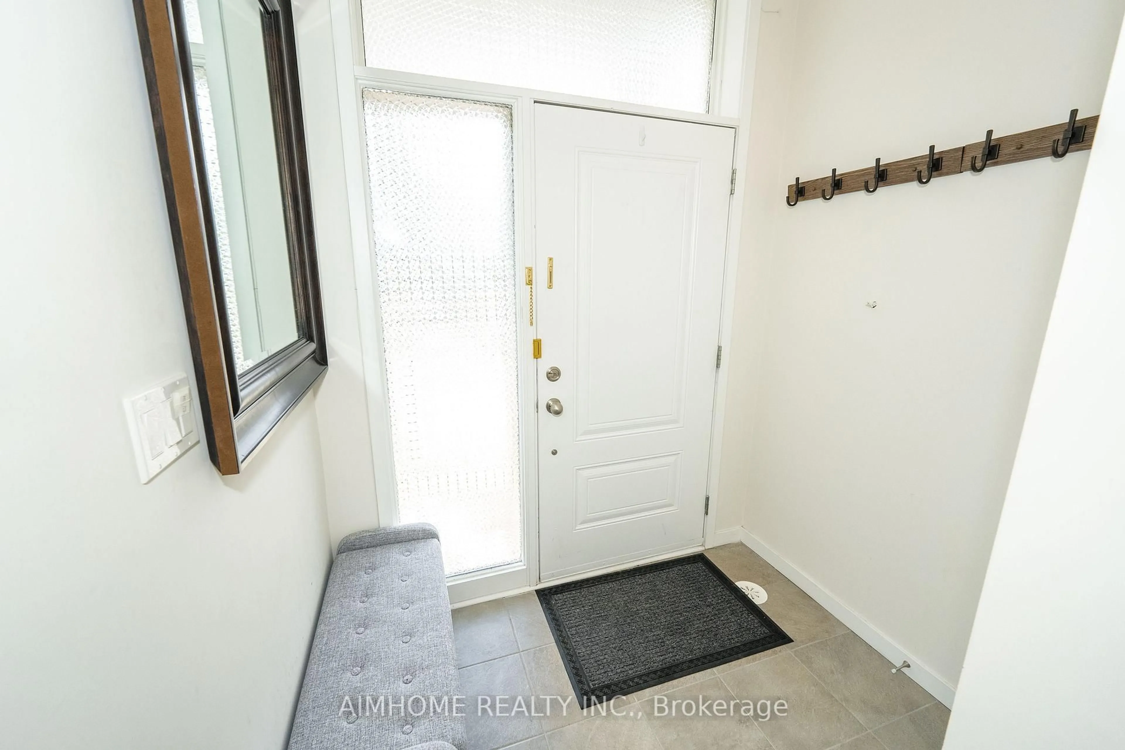 Indoor entryway for 13 Armillo Pl, Markham Ontario L6E 0V4