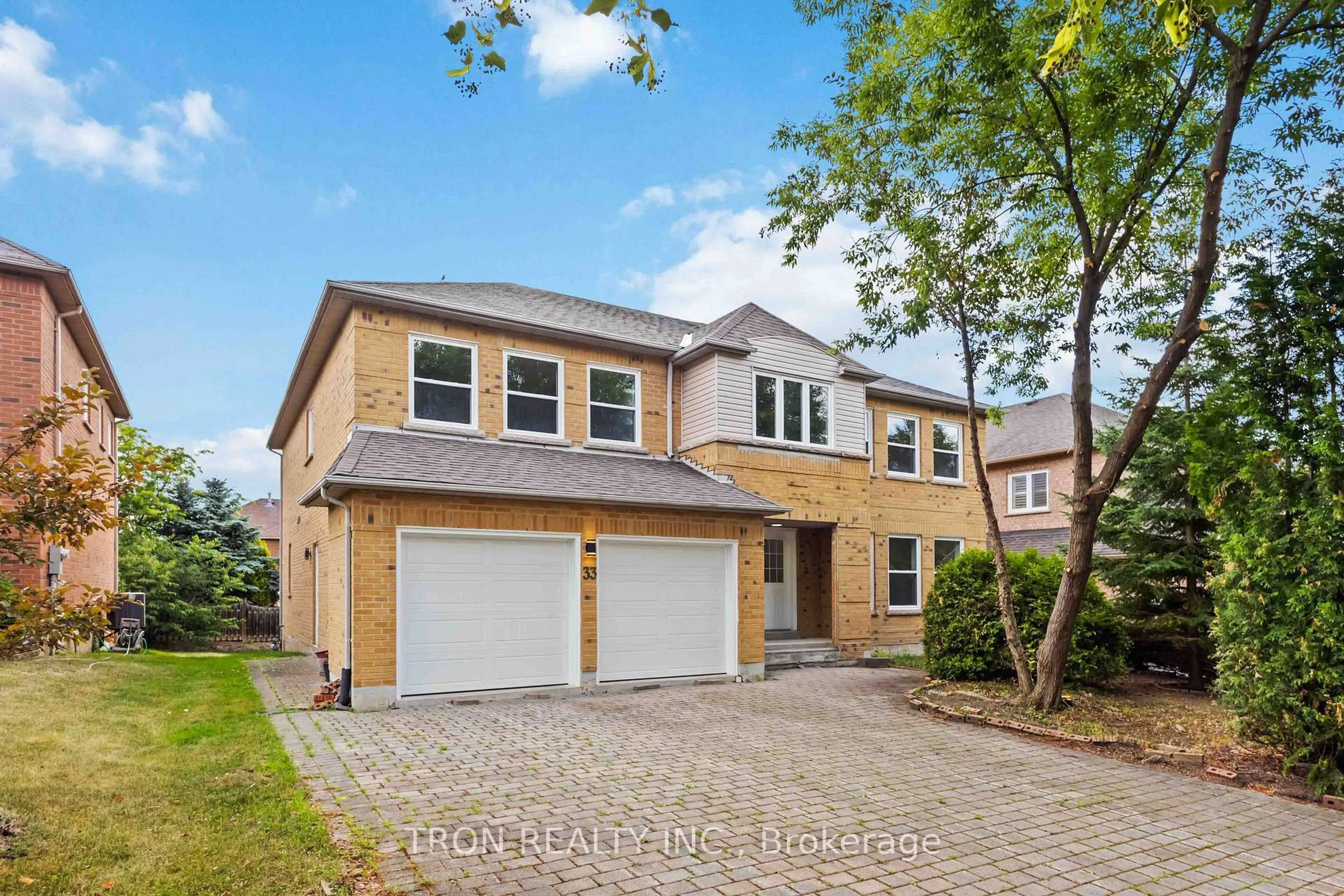 Home with brick exterior material, street for 33 Guildford Circ, Markham Ontario L3R 0S2