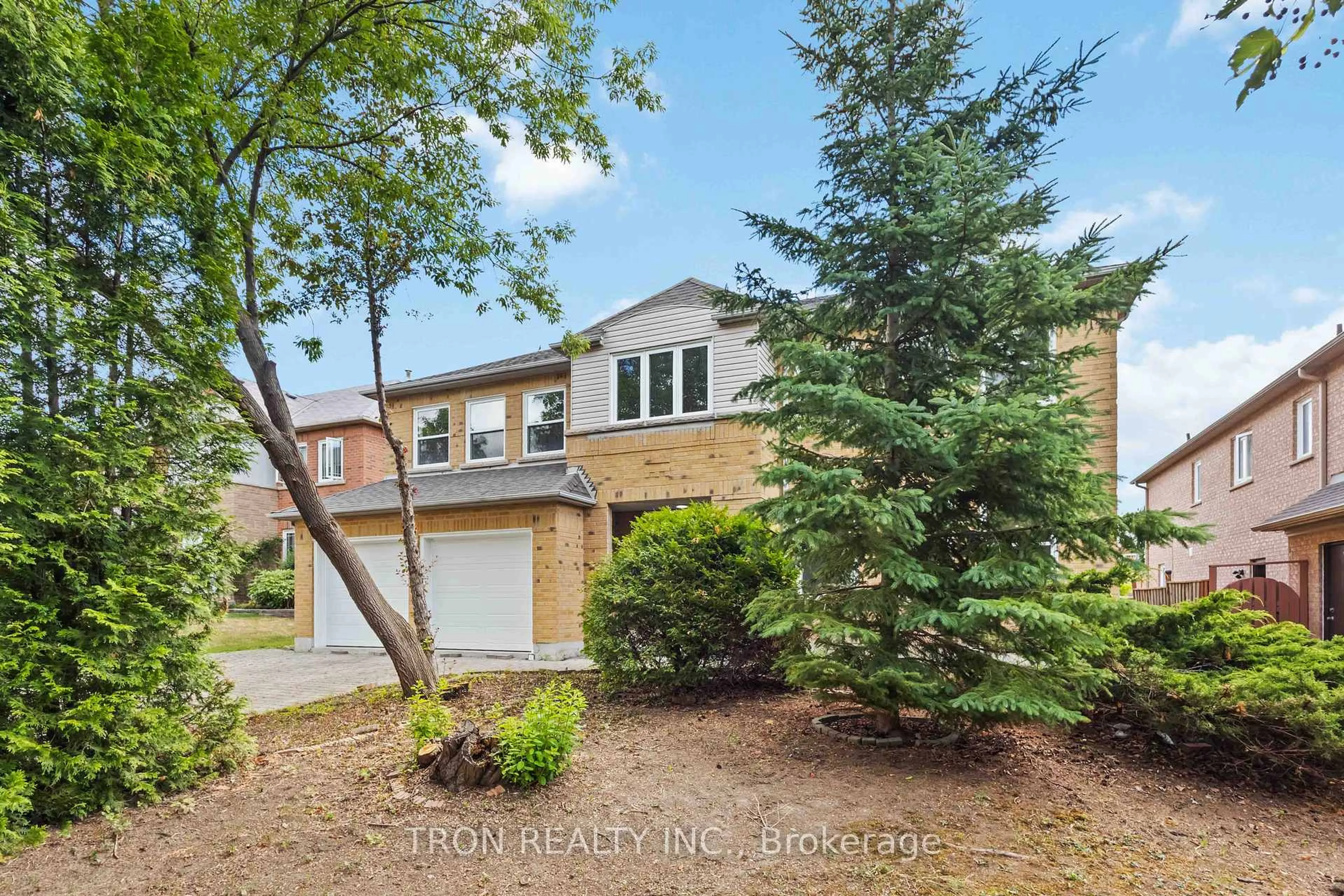 Home with brick exterior material, street for 33 Guildford Circ, Markham Ontario L3R 0S2