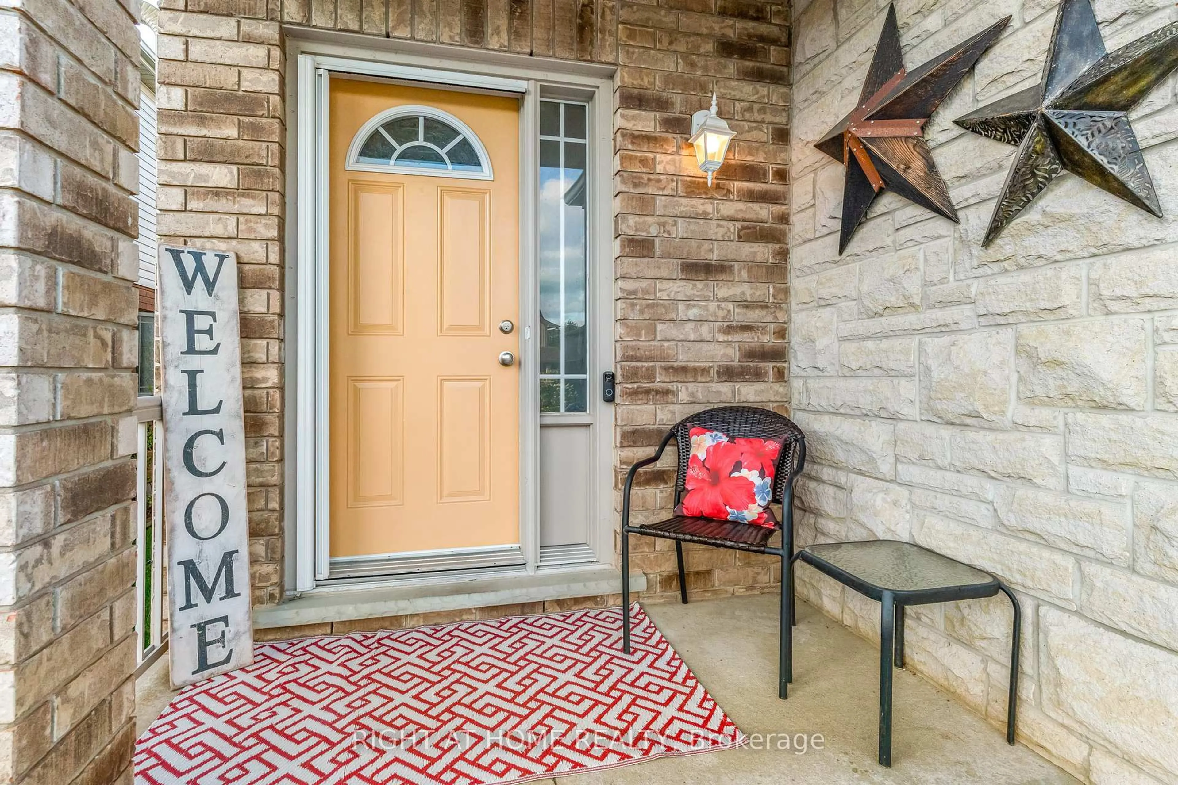Indoor entryway for 219 Banting Cres, Essa Ontario L3W 0P8