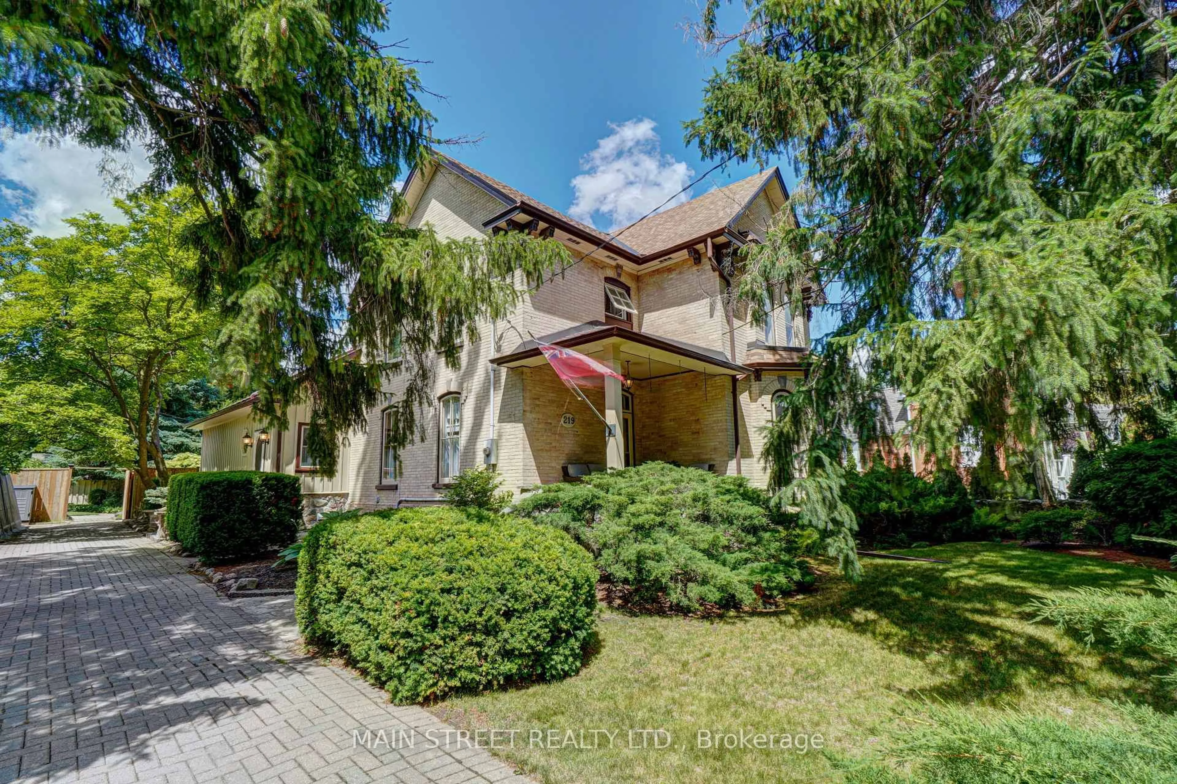 Unknown for 219 Second St, Whitchurch-Stouffville Ontario L4A 1B9