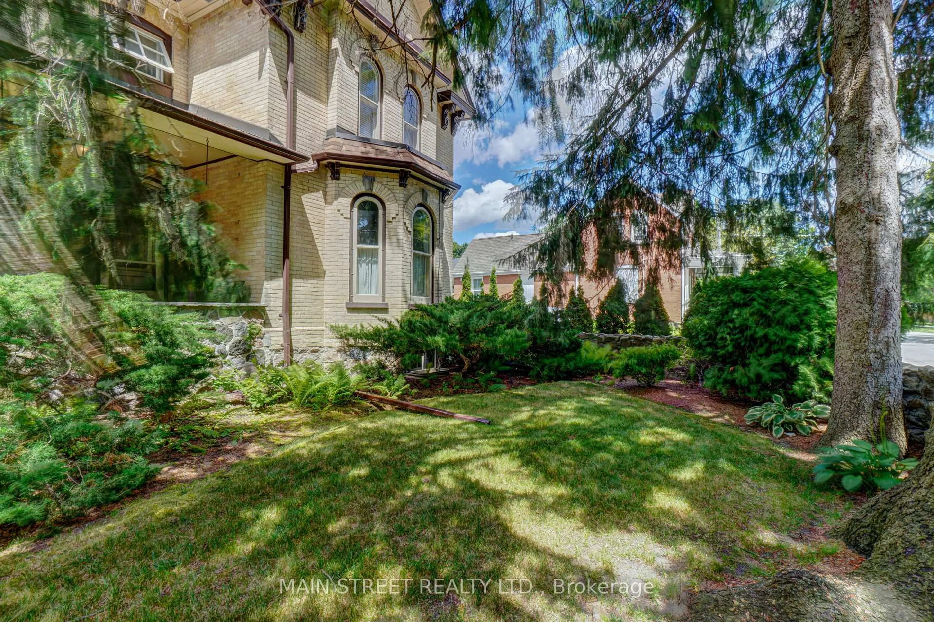 Unknown for 219 Second St, Whitchurch-Stouffville Ontario L4A 1B9