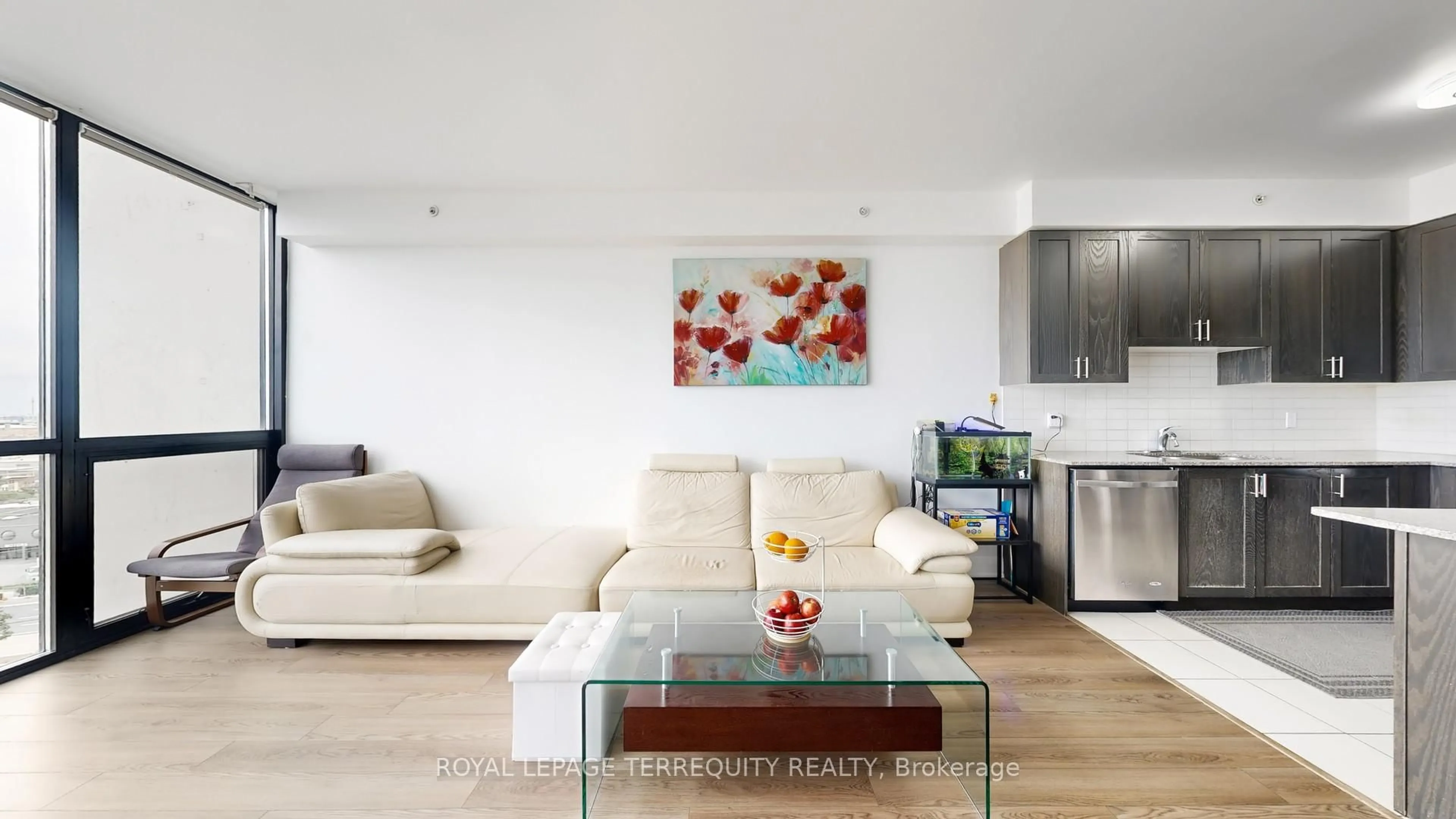 Living room with furniture, wood/laminate floor for 2900 Highway 7 St #910, Vaughan Ontario L4K 0G3