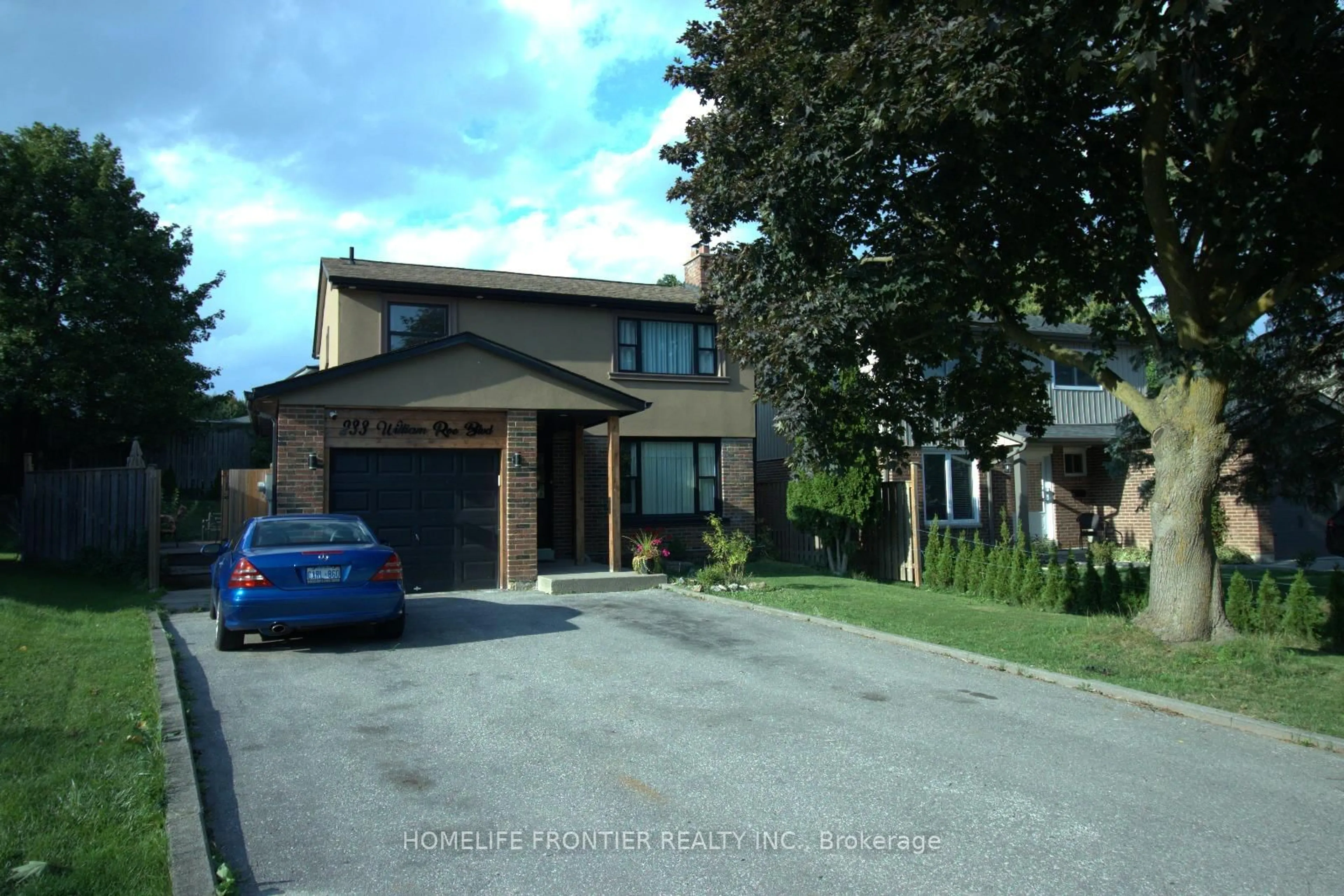 Home with brick exterior material, street for 233 William Roe Blvd, Newmarket Ontario L3Y 1B4