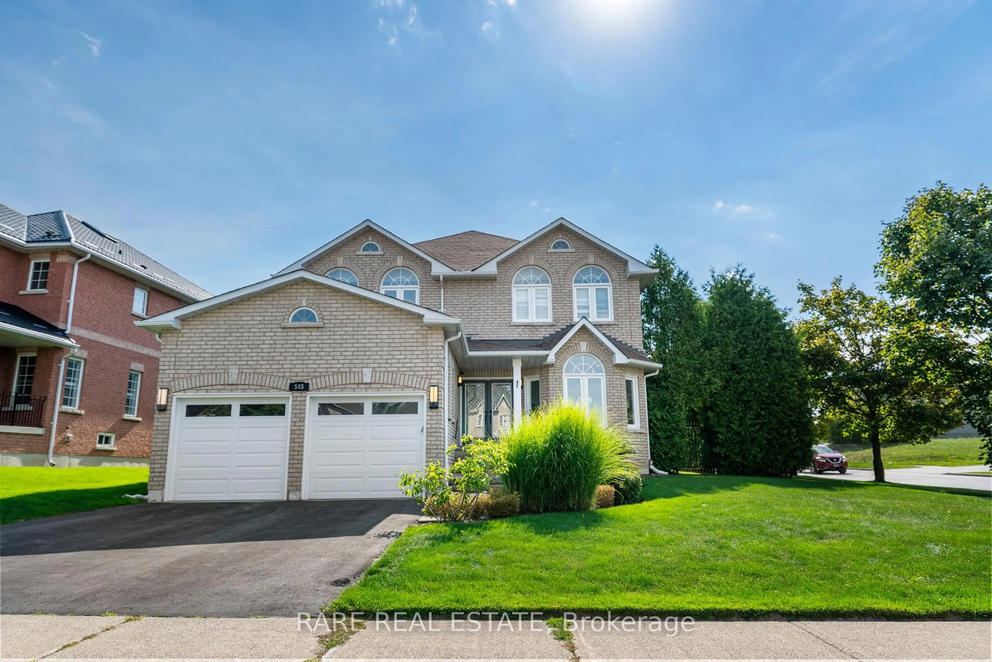Home with vinyl exterior material, street for 545 Highcliffe Dr, Vaughan Ontario L4J 8L4