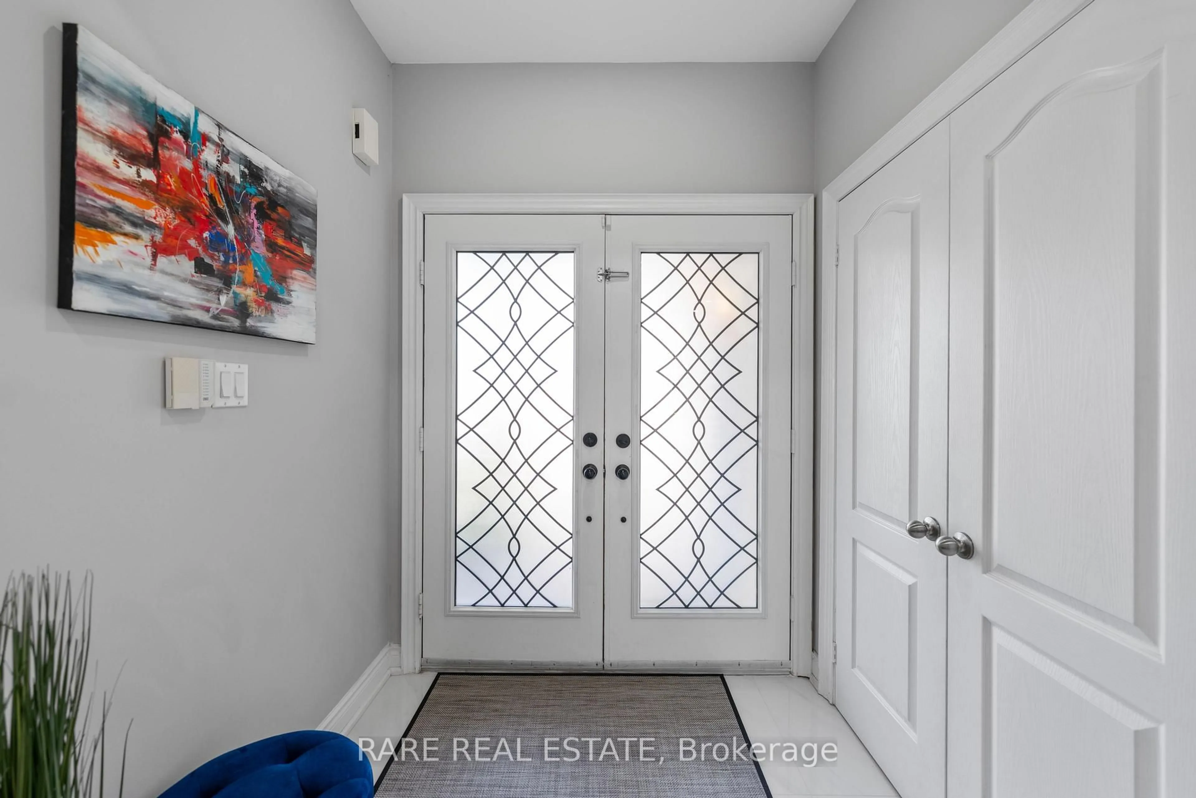 Indoor entryway for 545 Highcliffe Dr, Vaughan Ontario L4J 8L4