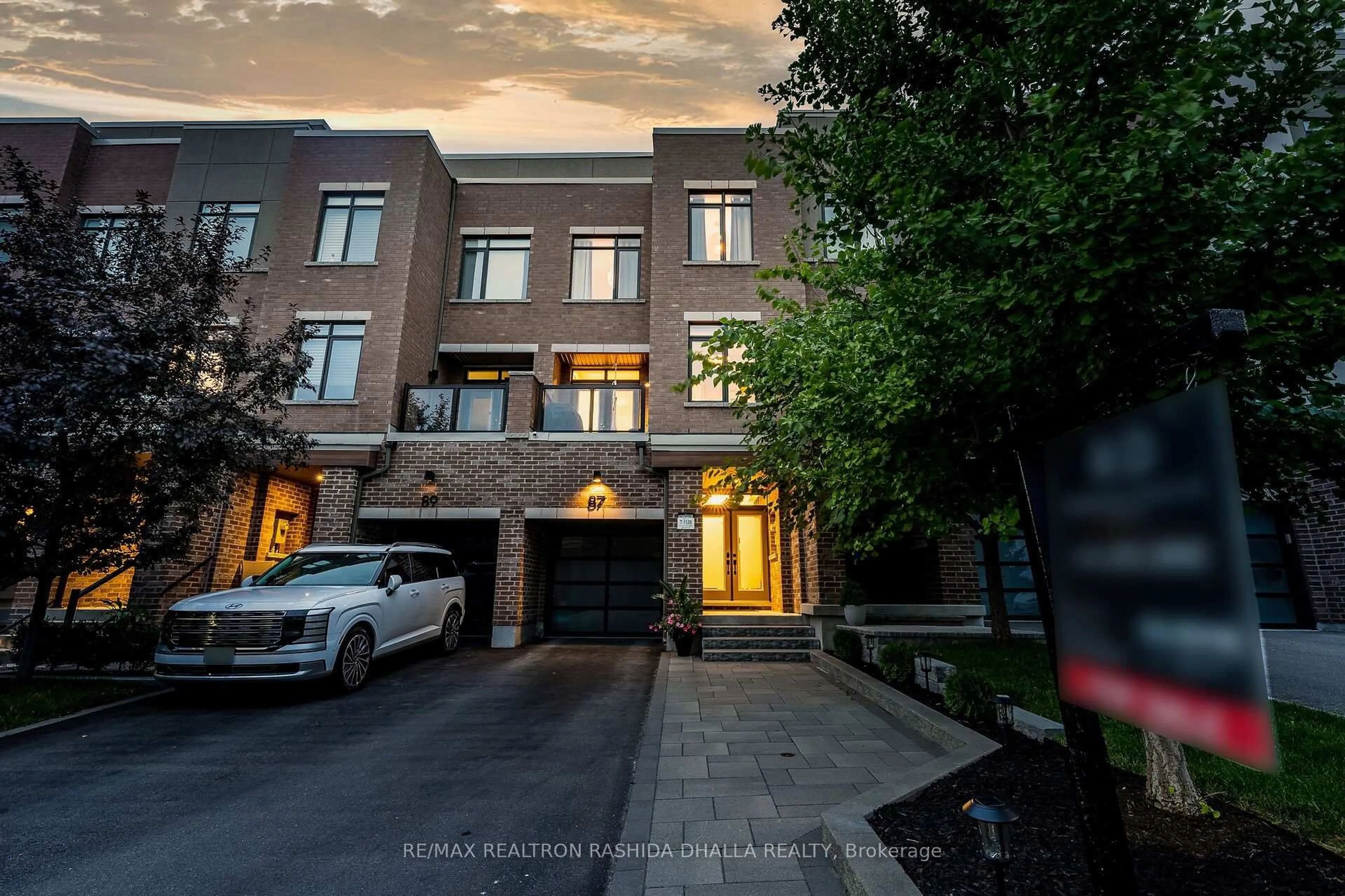 Unknown for 87 Glenngarry Cres, Vaughan Ontario L6A 4Z4