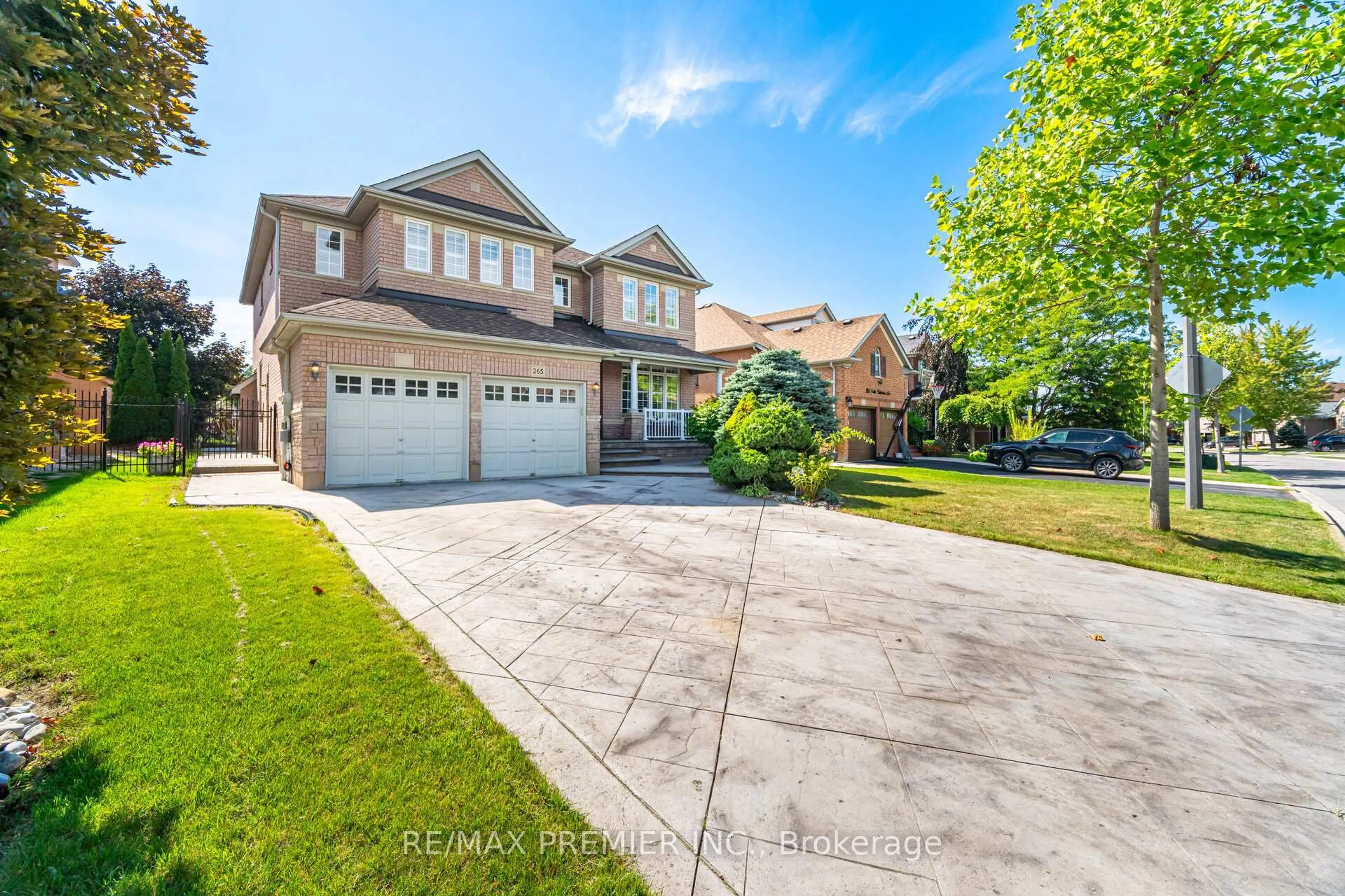 Unknown for 265 Julia Valentina Ave, Vaughan Ontario L4H 1Z4