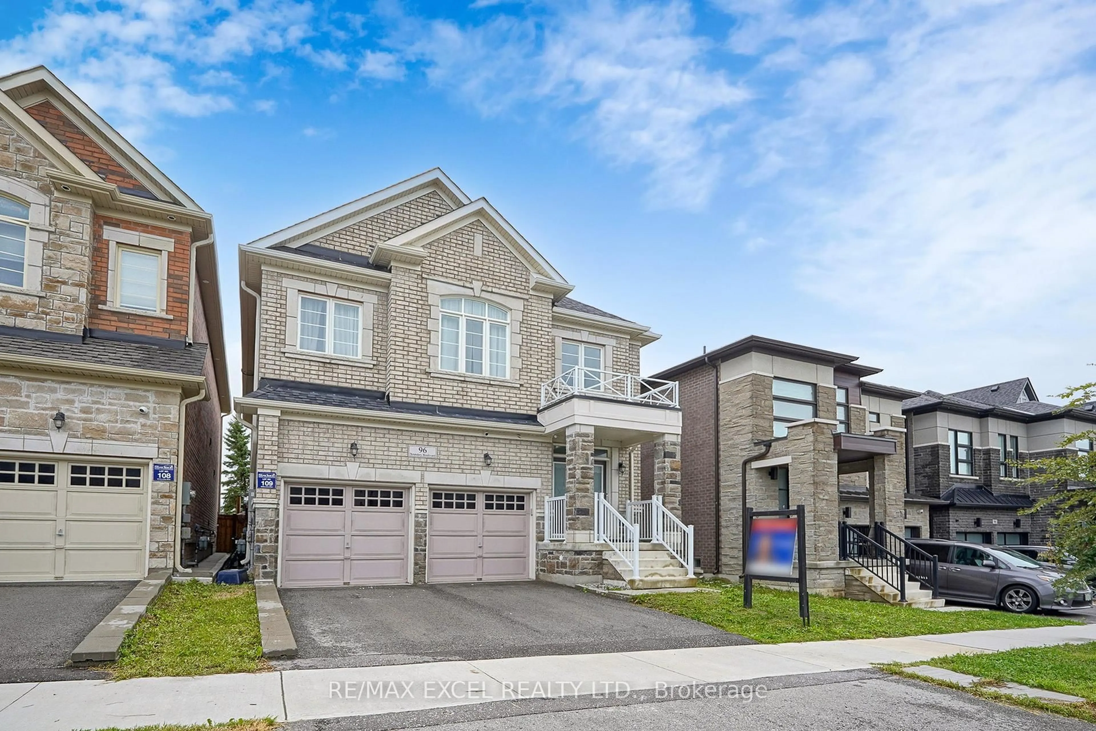 Home with brick exterior material, street for 96 Boundary Blvd, Whitchurch-Stouffville Ontario L4A 4W2