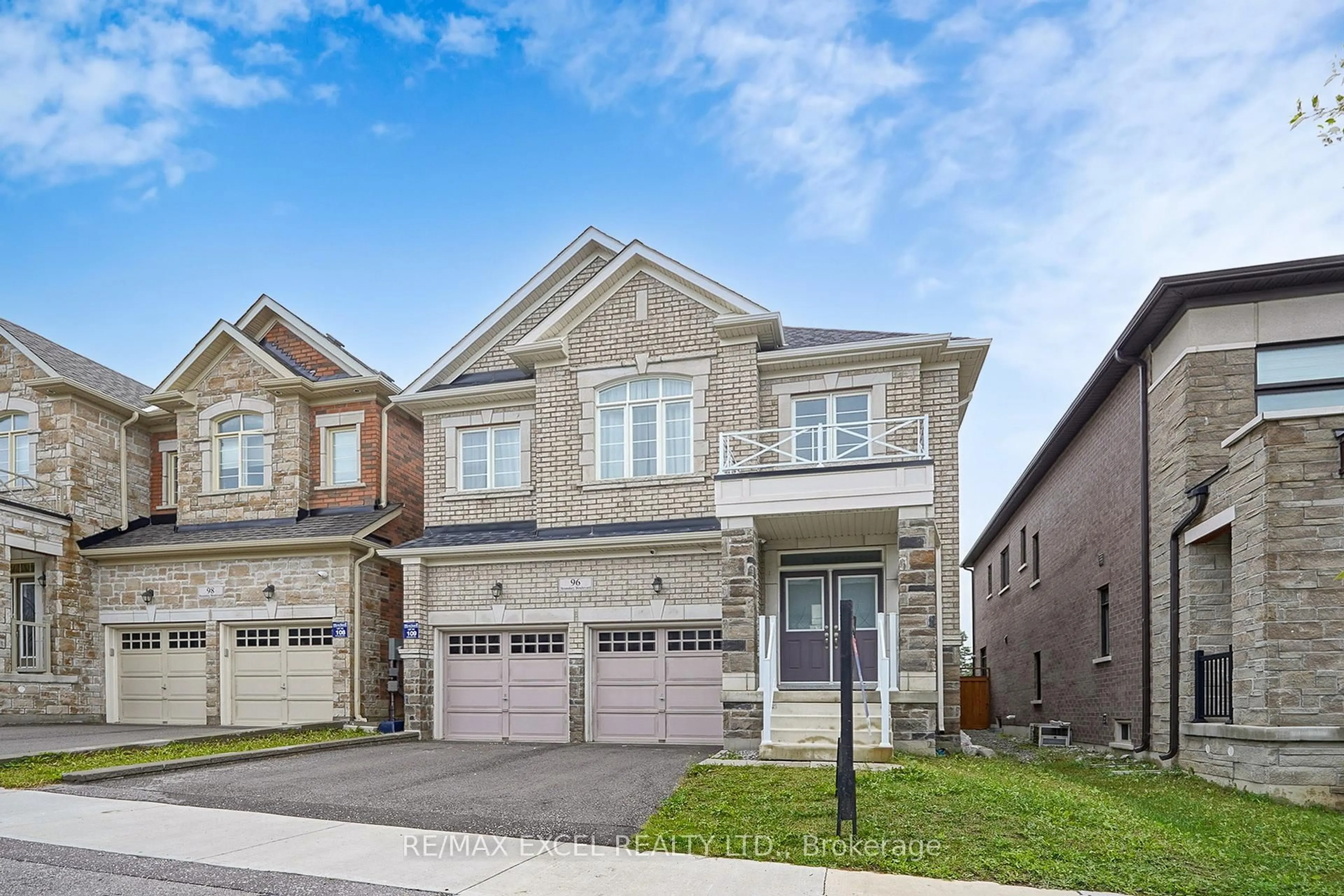 Home with brick exterior material, street for 96 Boundary Blvd, Whitchurch-Stouffville Ontario L4A 4W2