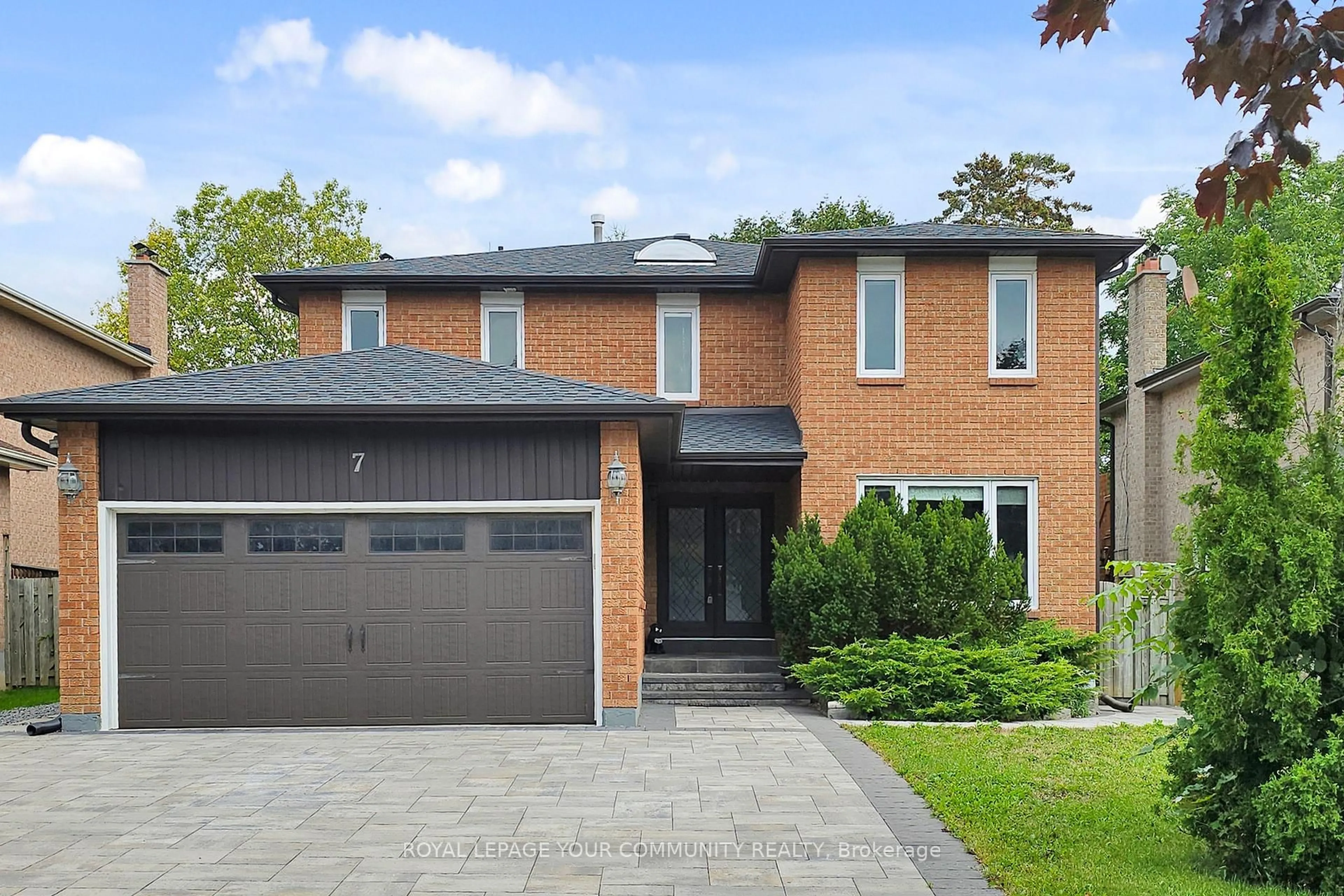 Home with brick exterior material, street for 7 Shaftsbury Ave, Richmond Hill Ontario L4C 9K6