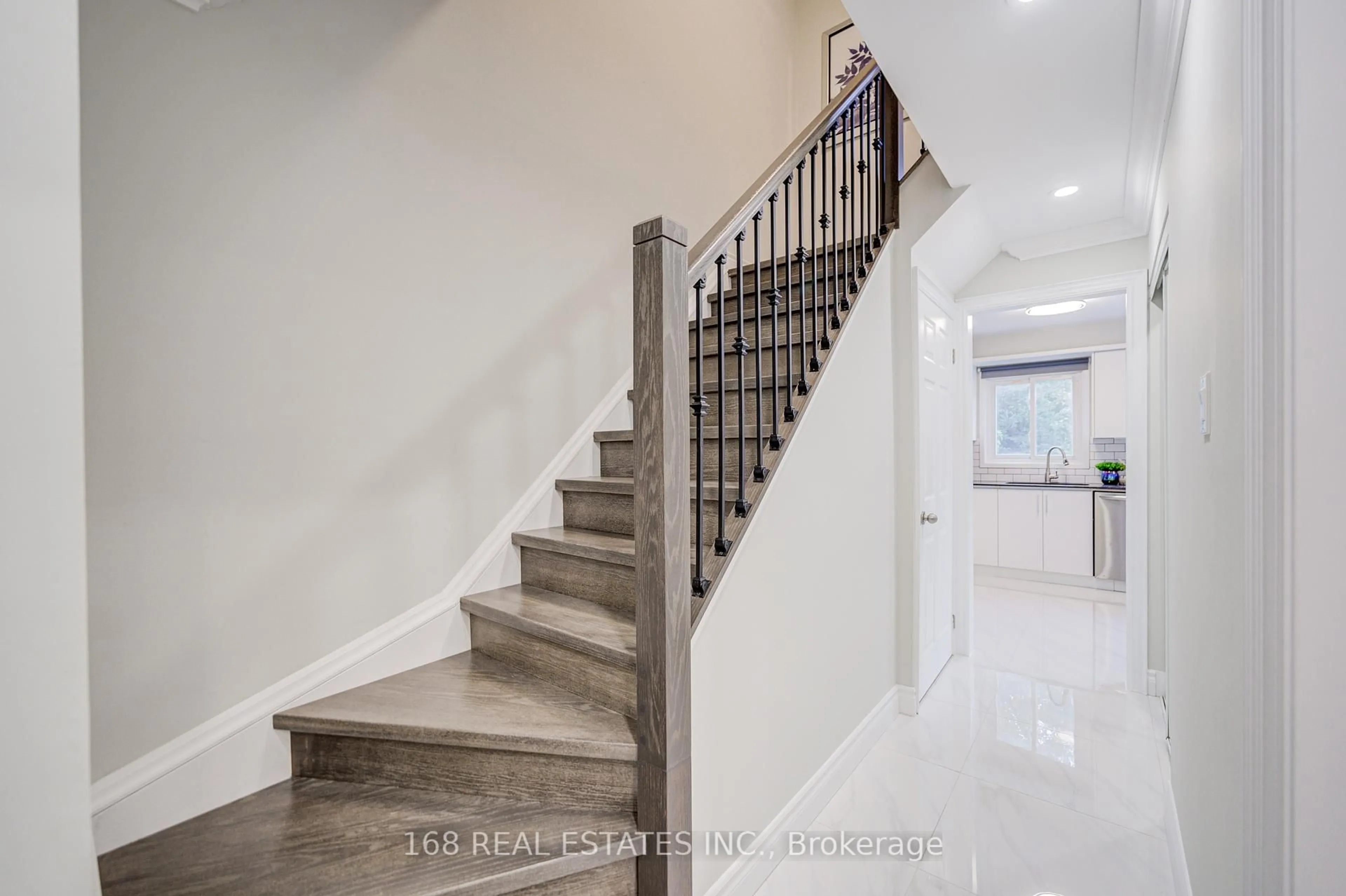Stairs for 65 Rejane Cres, Vaughan Ontario L4J 5A2