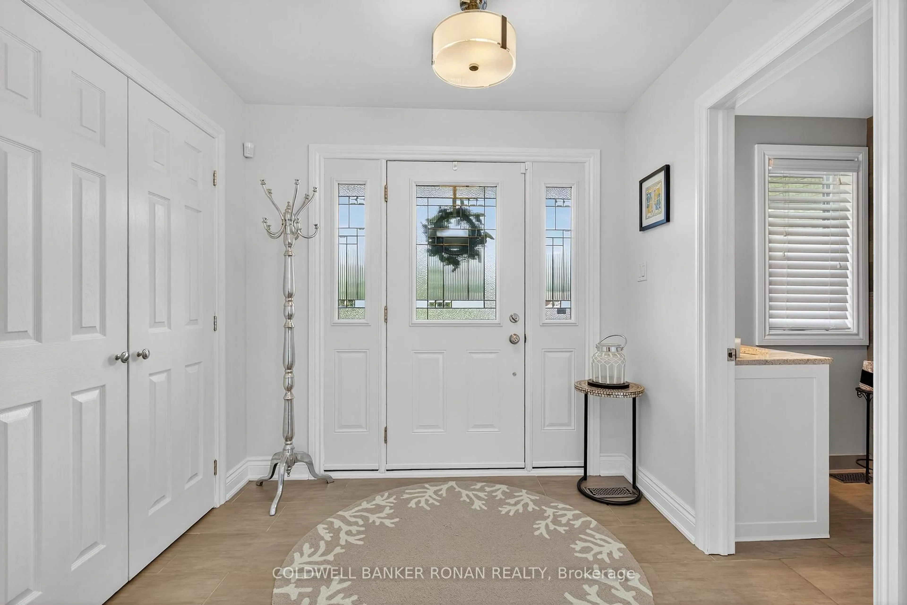 Indoor entryway for 22 Mulock Dr, Bradford West Gwillimbury Ontario L0G 1B0