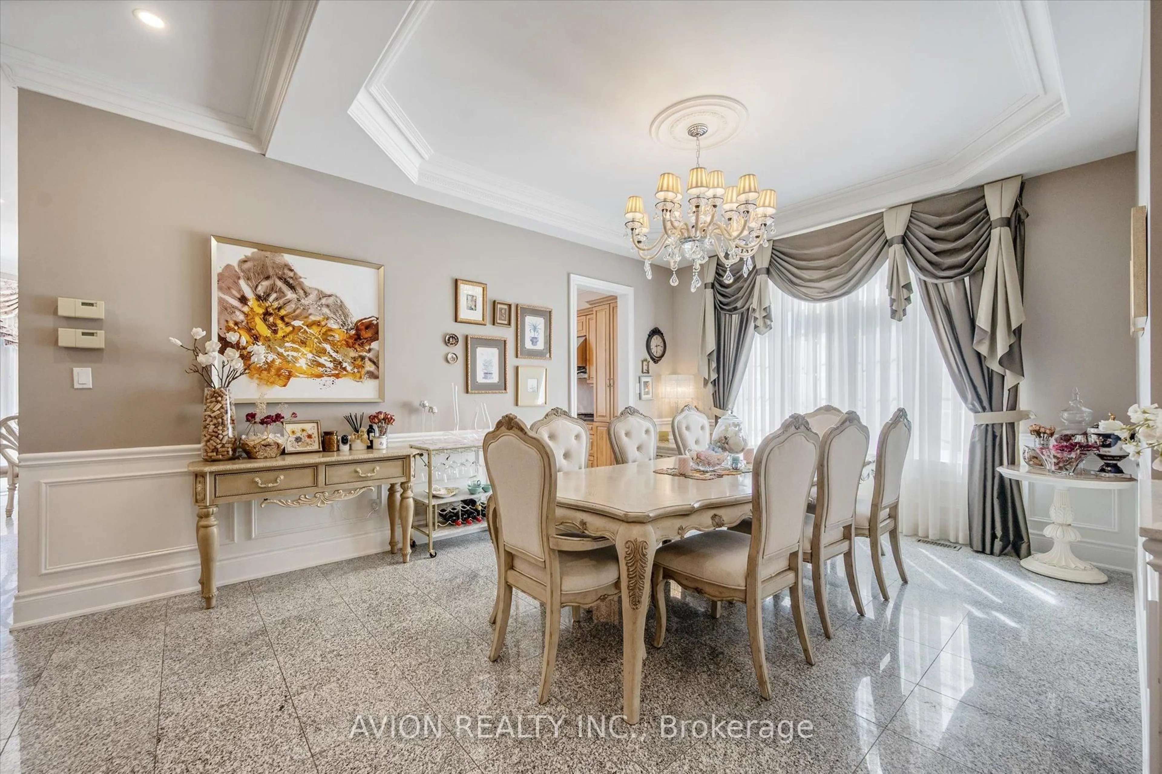 Dining room, ceramic/tile floor for 37 Frybrook Cres, Richmond Hill Ontario L4B 4B9