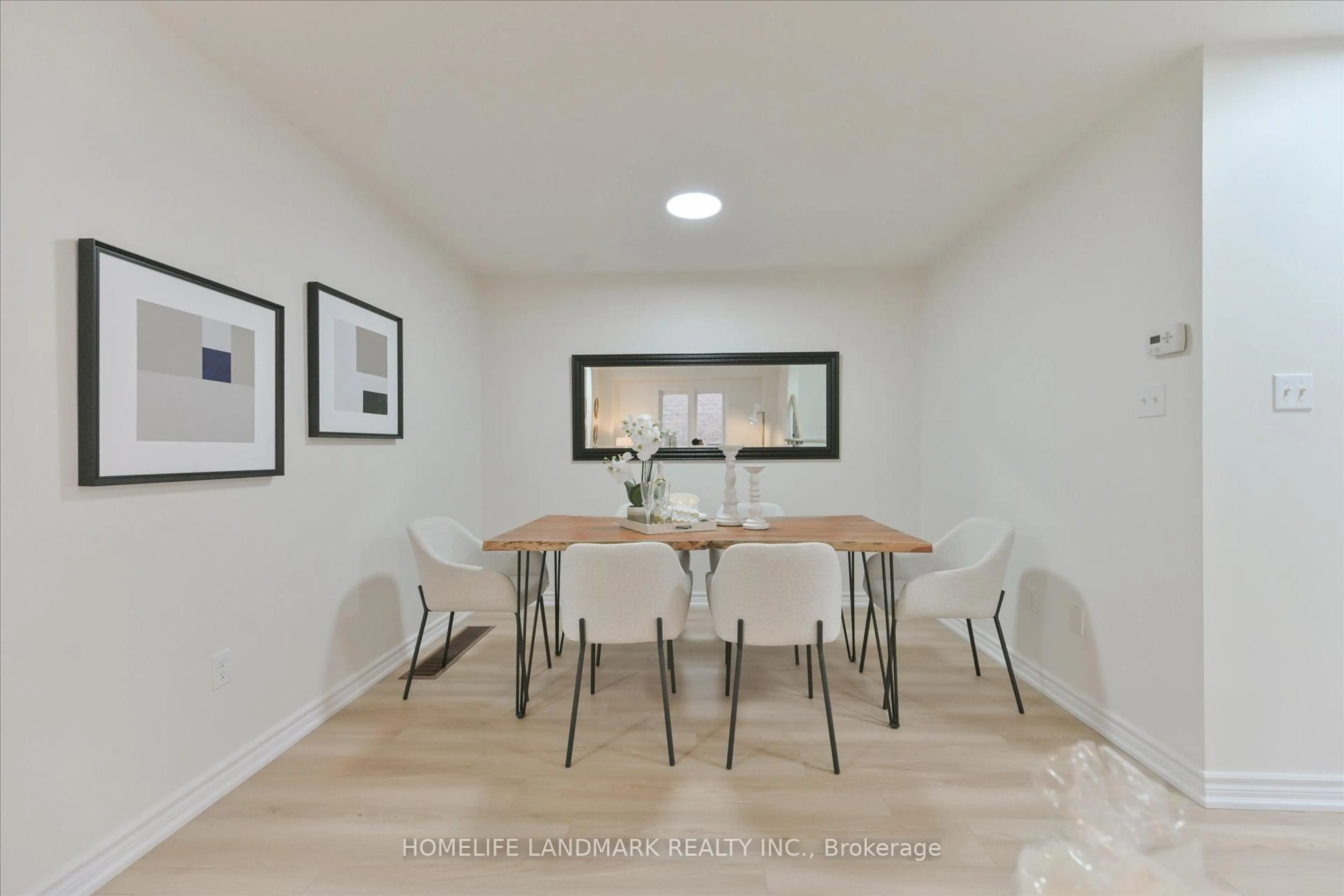 Dining room, unknown for 206 Venice Gate Dr, Vaughan Ontario L4H 0E9
