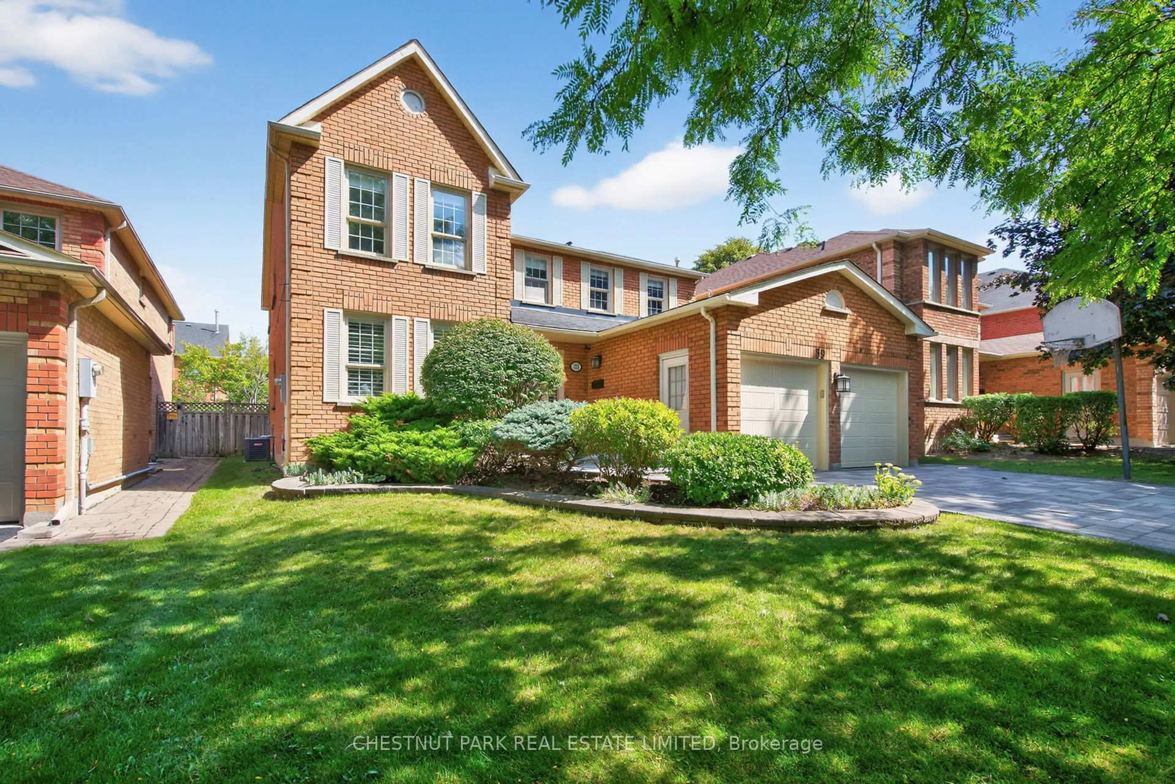 Home with brick exterior material, street for 39 Newport Sq, Vaughan Ontario L4J 7N2
