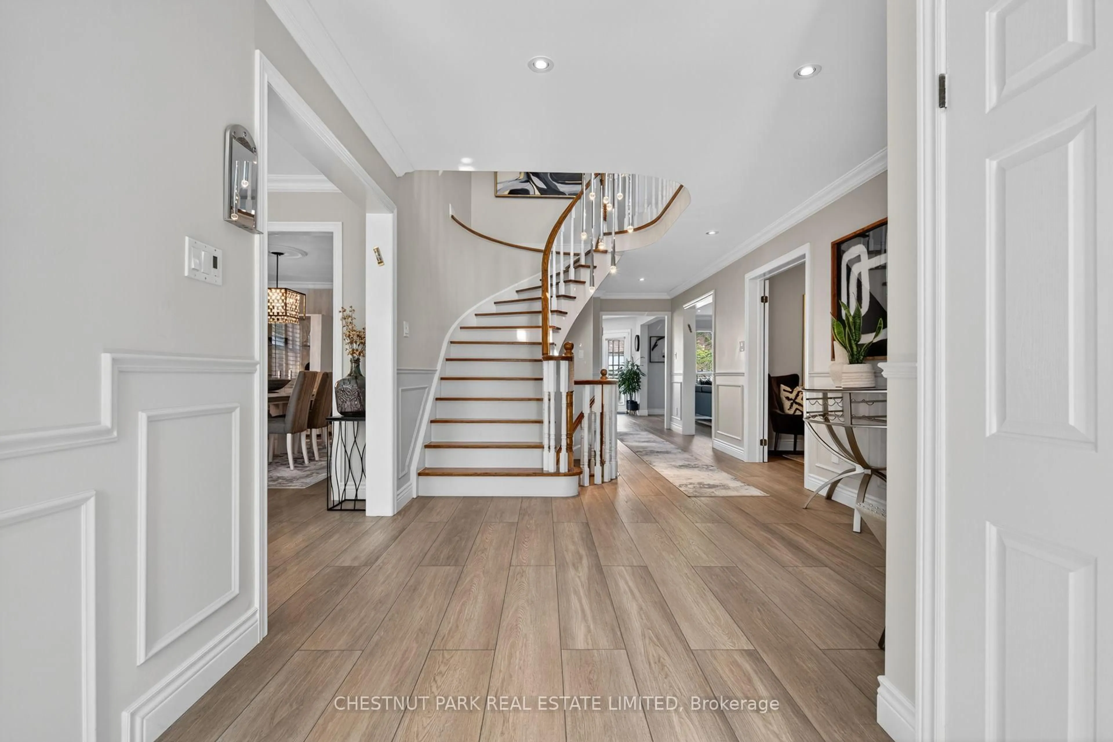 Indoor entryway for 39 Newport Sq, Vaughan Ontario L4J 7N2