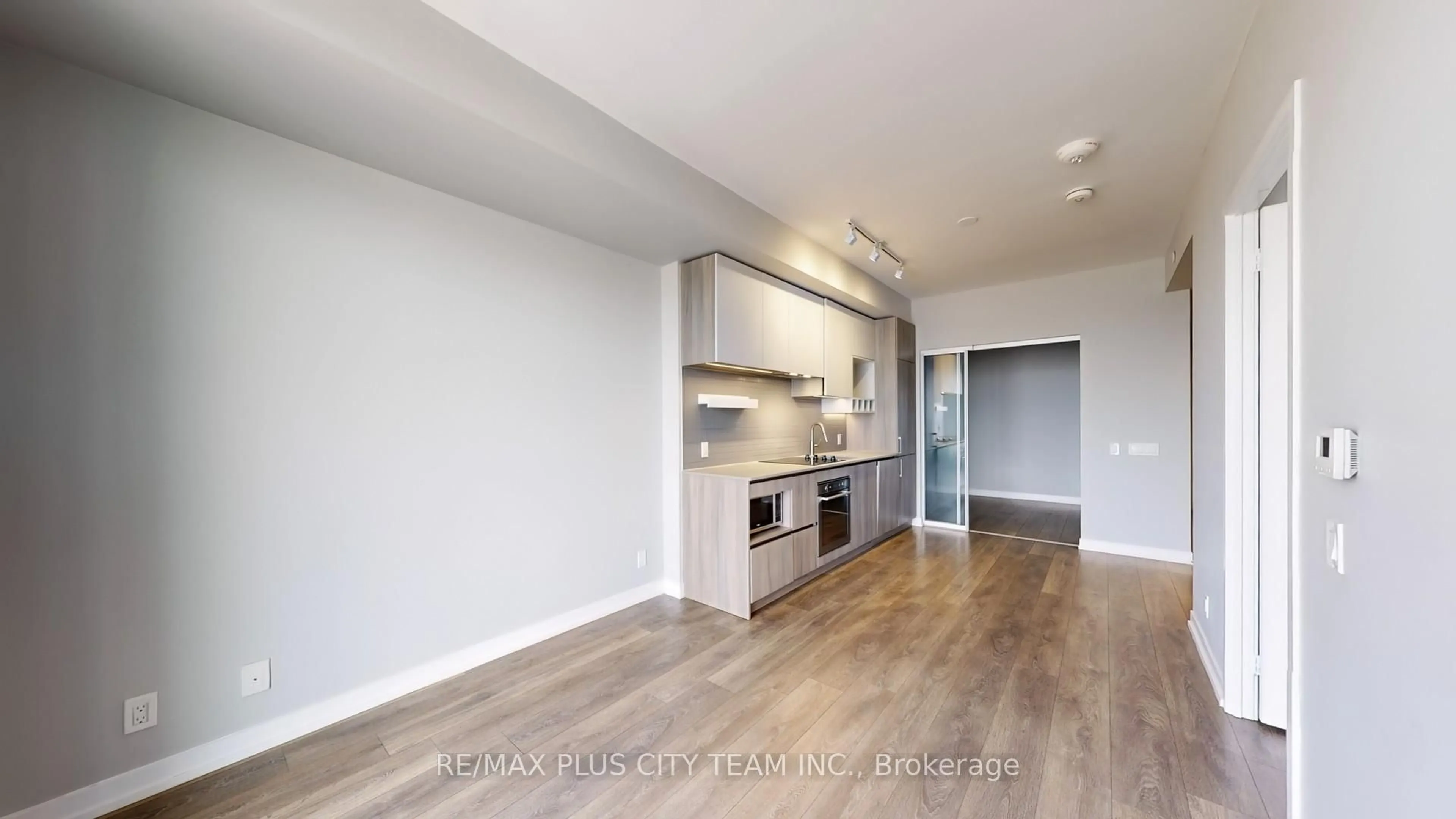 Open concept kitchen, unknown for 950 Portage Pkwy #4215, Vaughan Ontario L4K 0J7