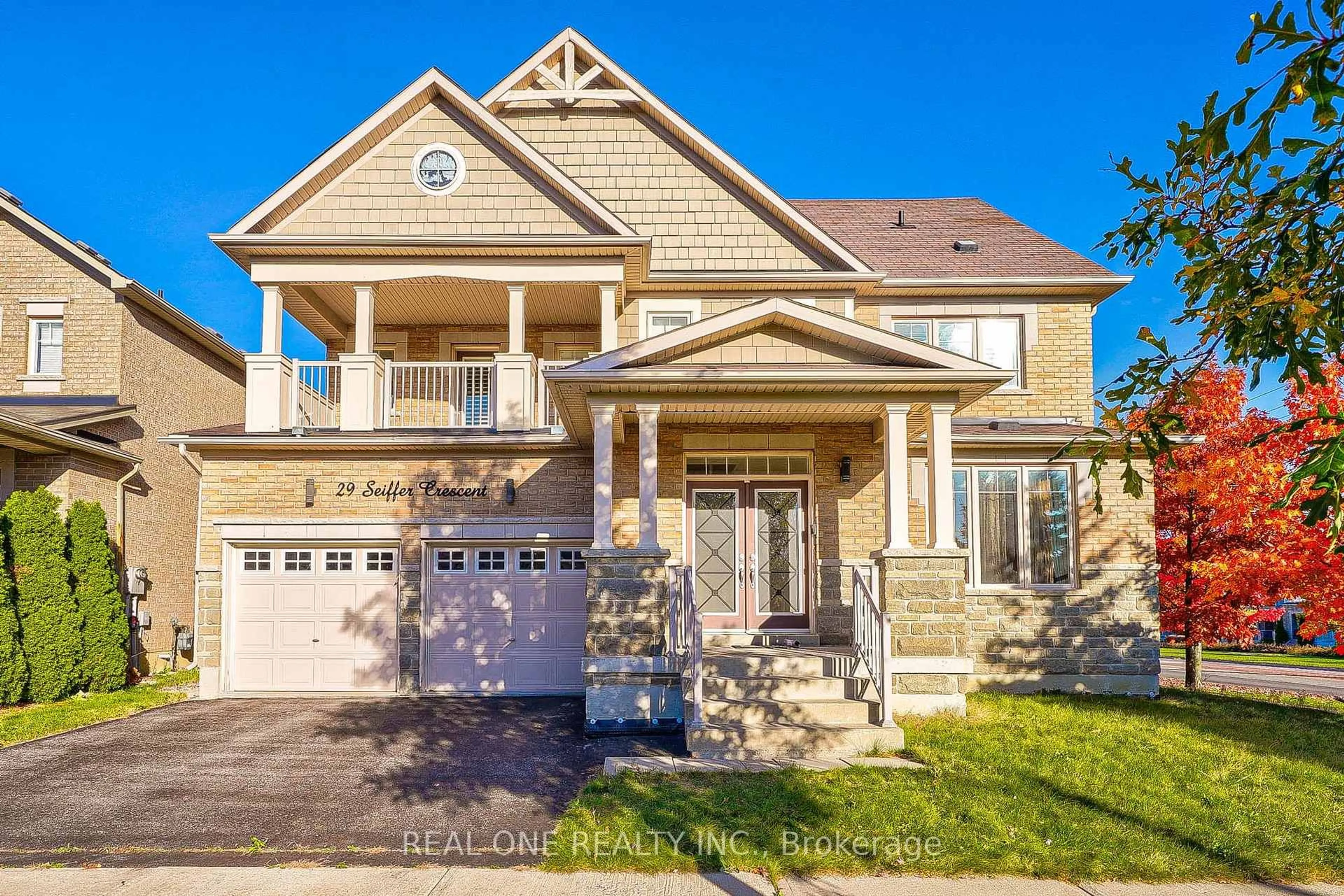 Home with vinyl exterior material, street for 29 Seiffer Cres, Richmond Hill Ontario L4E 0J1