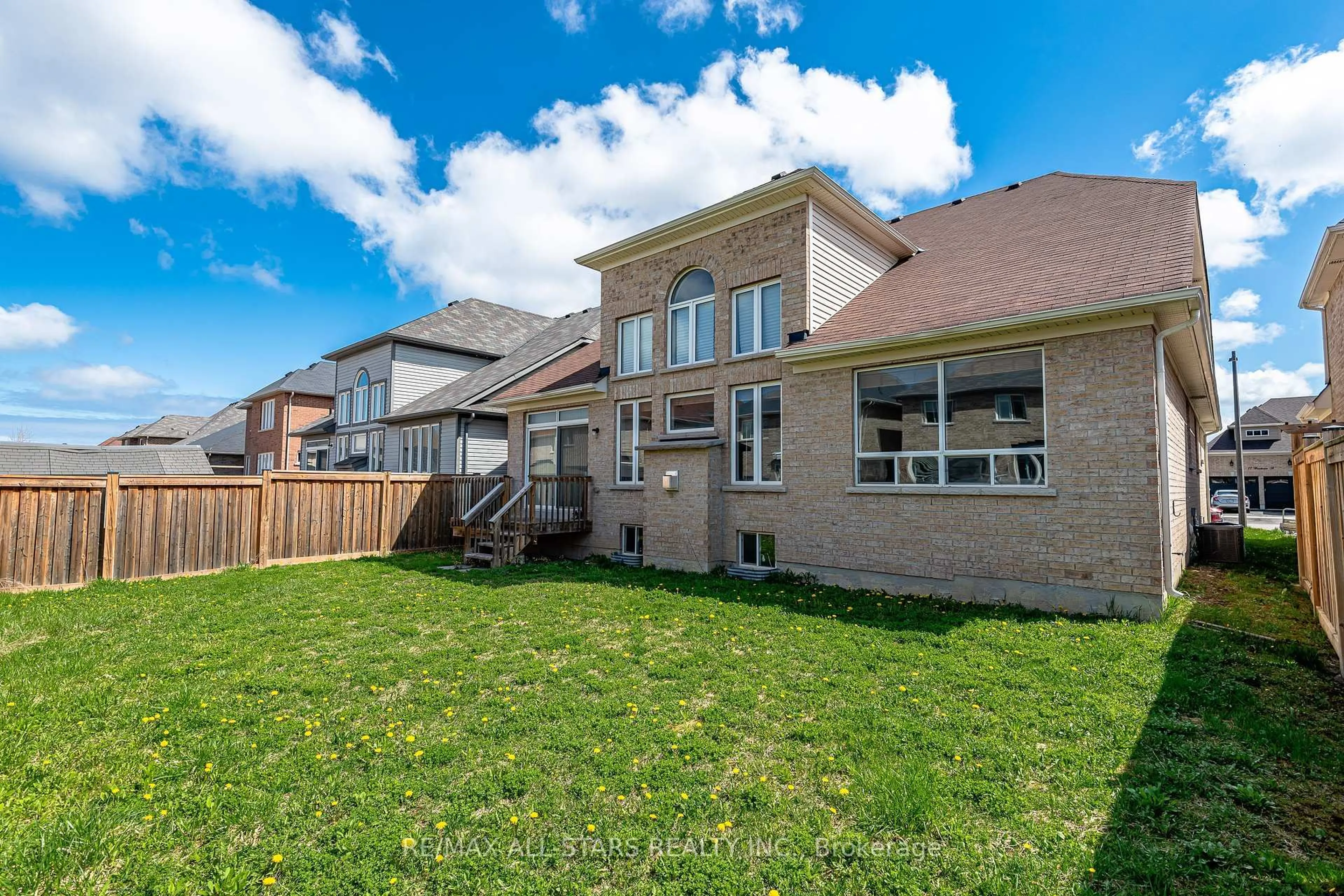 Patio, unknown for 20 Beechener St, Georgina Ontario L0E 1R0