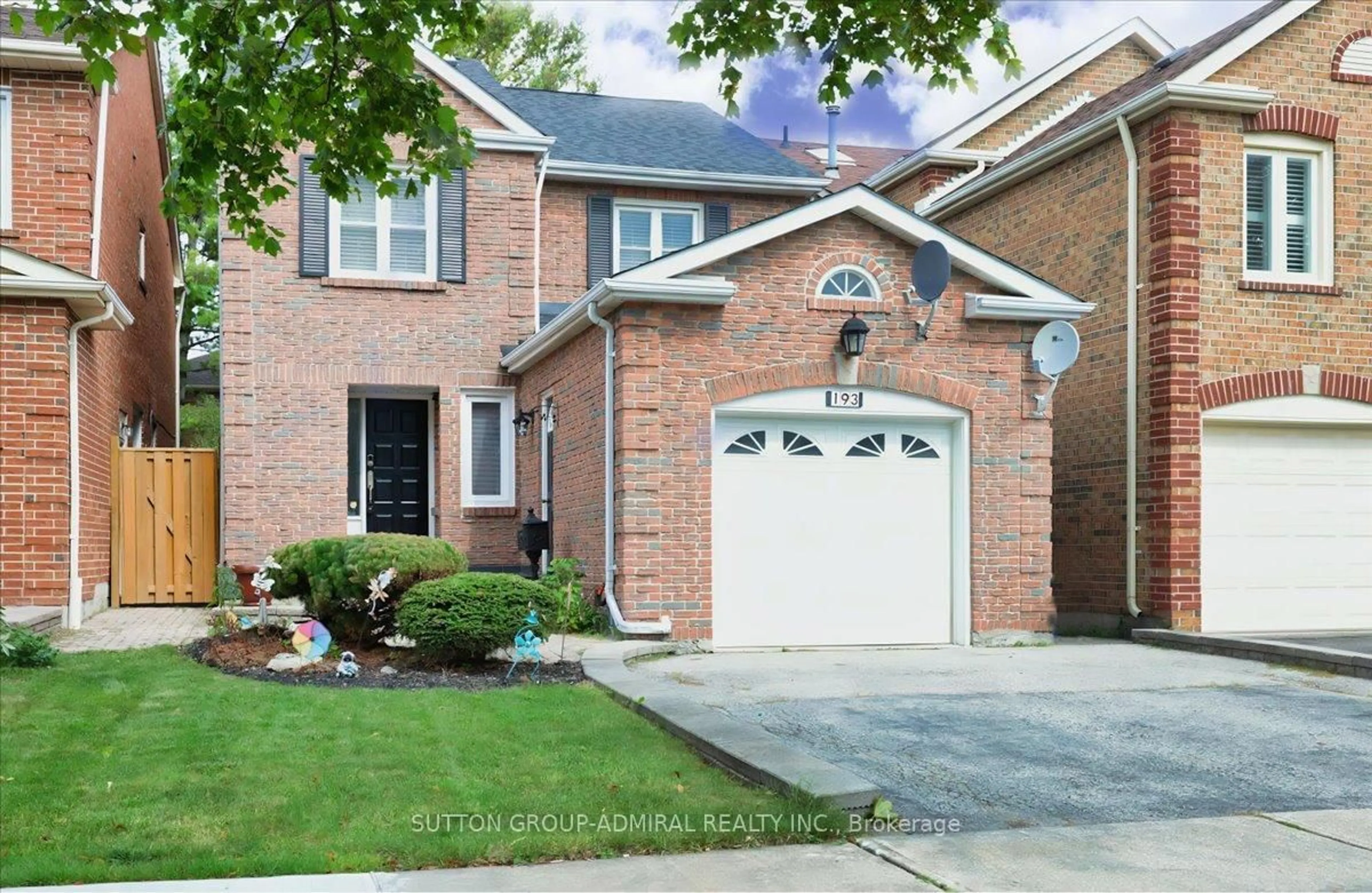 Home with brick exterior material, street for 193 Glenmanor Way, Vaughan Ontario L4J 3A3