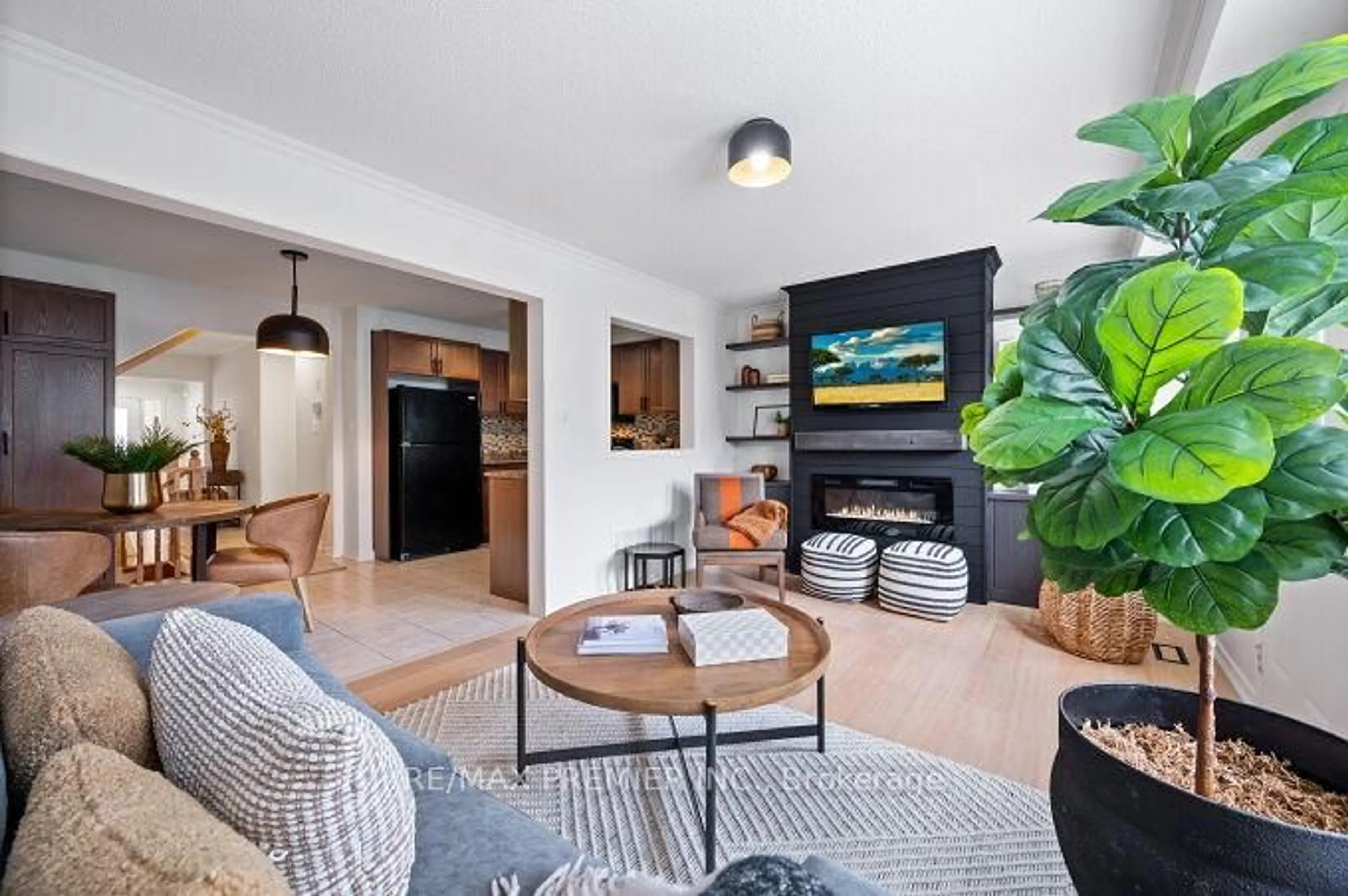 Living room with furniture, unknown for 78 Keystar Crt, Vaughan Ontario L4H 0G8