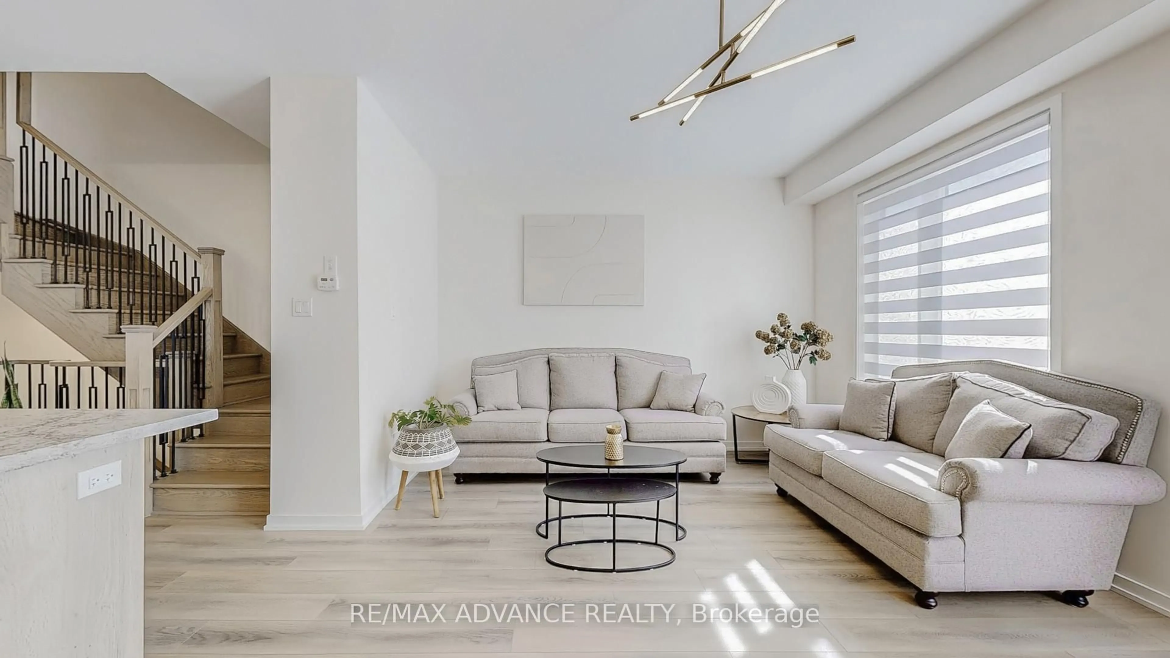 Living room with furniture, unknown for 33 Origin Way, Vaughan Ontario L6A 4C2