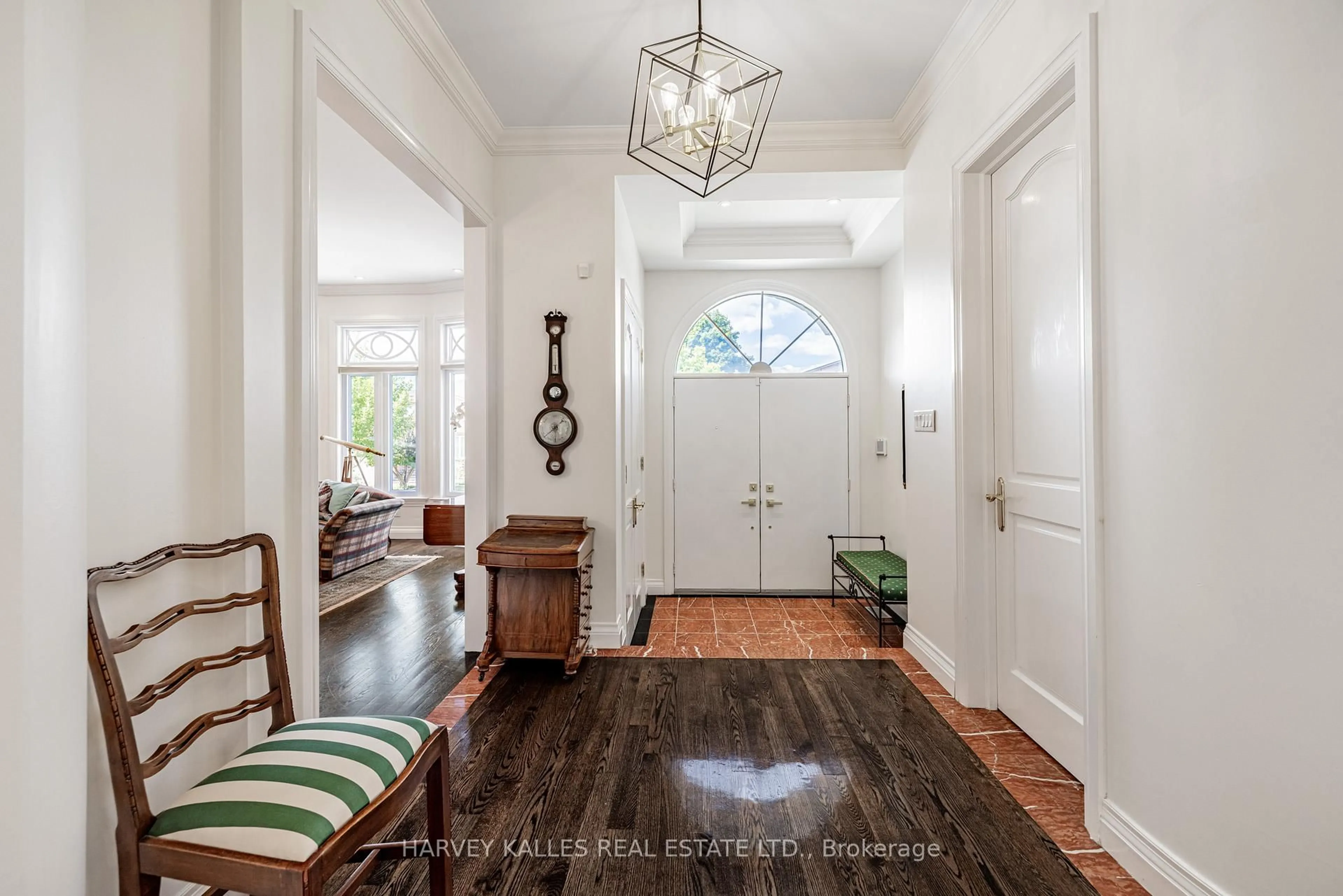 Indoor entryway for 145 Rodeo Dr, Vaughan Ontario L4J 4Y6