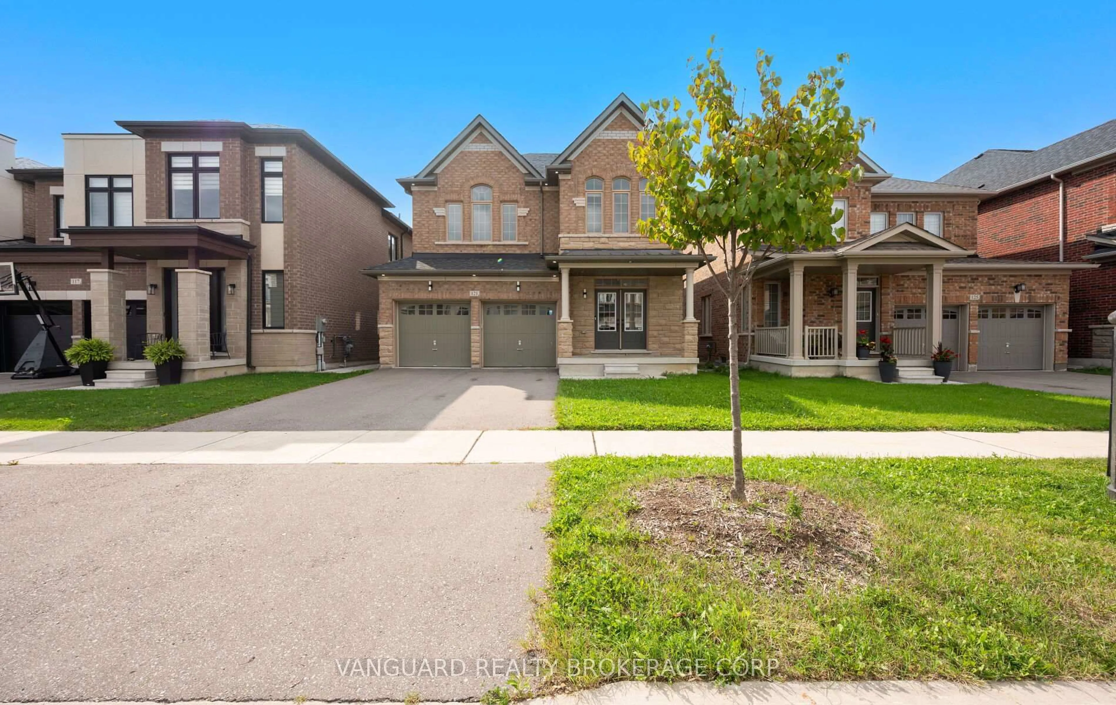 Home with brick exterior material, street for 121 Alistair Cres, Vaughan Ontario L4H 4T7