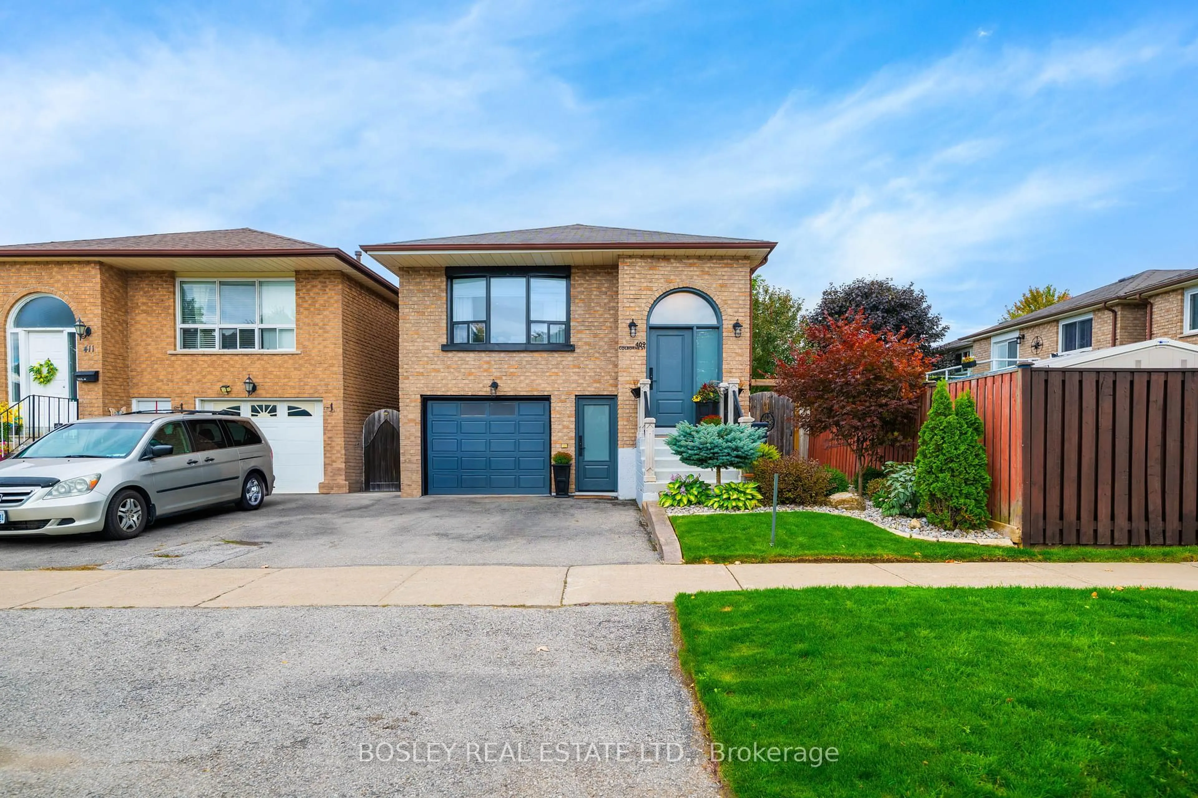 Home with brick exterior material, street for 409 Colborne St, Bradford West Gwillimbury Ontario L3Z 2E5
