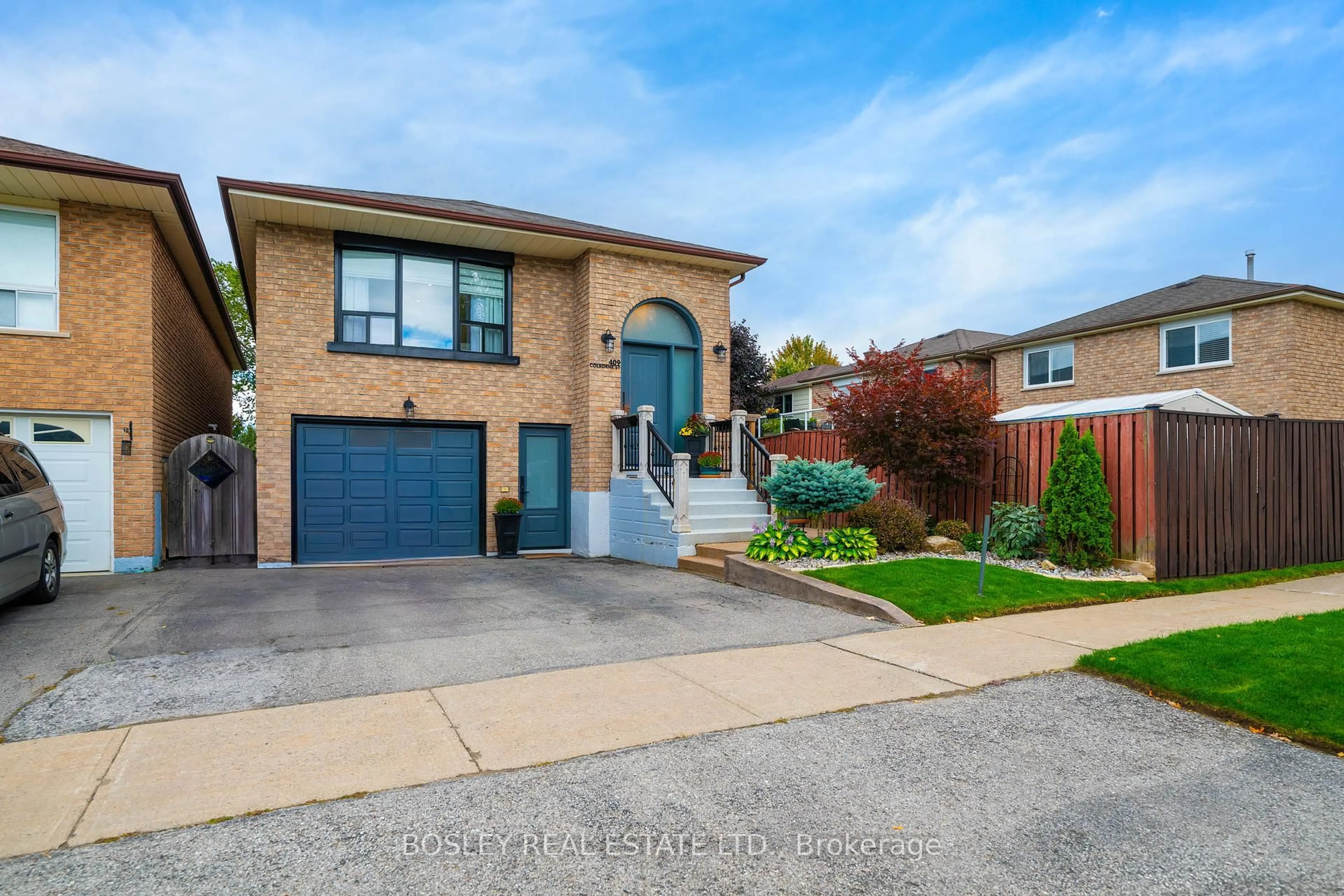 Home with brick exterior material, street for 409 Colborne St, Bradford West Gwillimbury Ontario L3Z 2E5